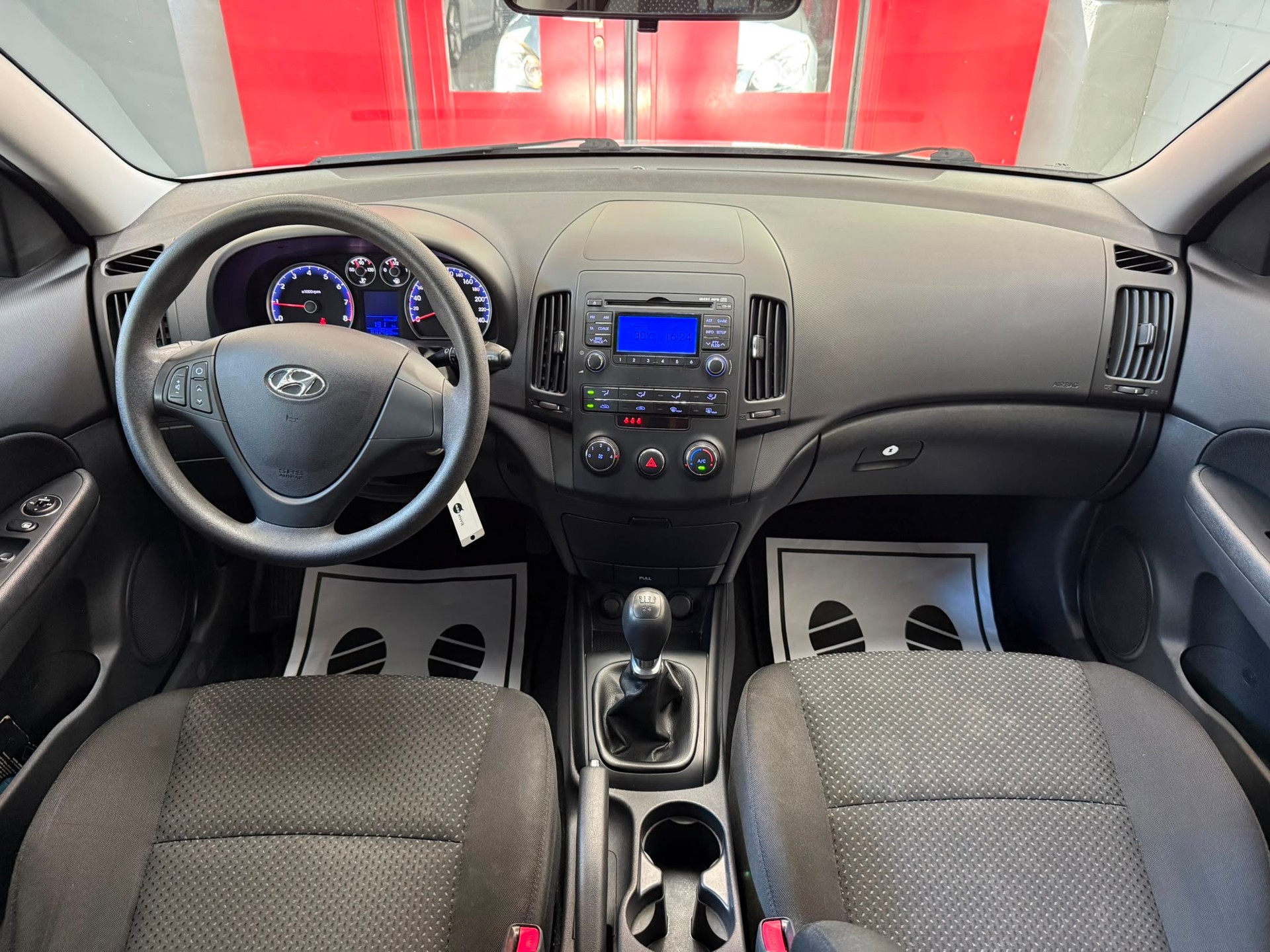 HYUNDAI i30 1.4 Comfort //NEU AB MFK!-image-11