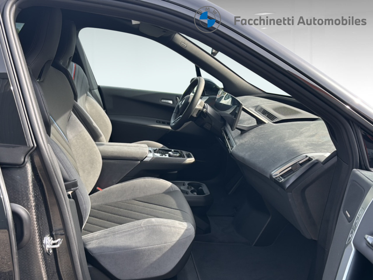 BMW iX xDrive60 M Sport Pro-image-14
