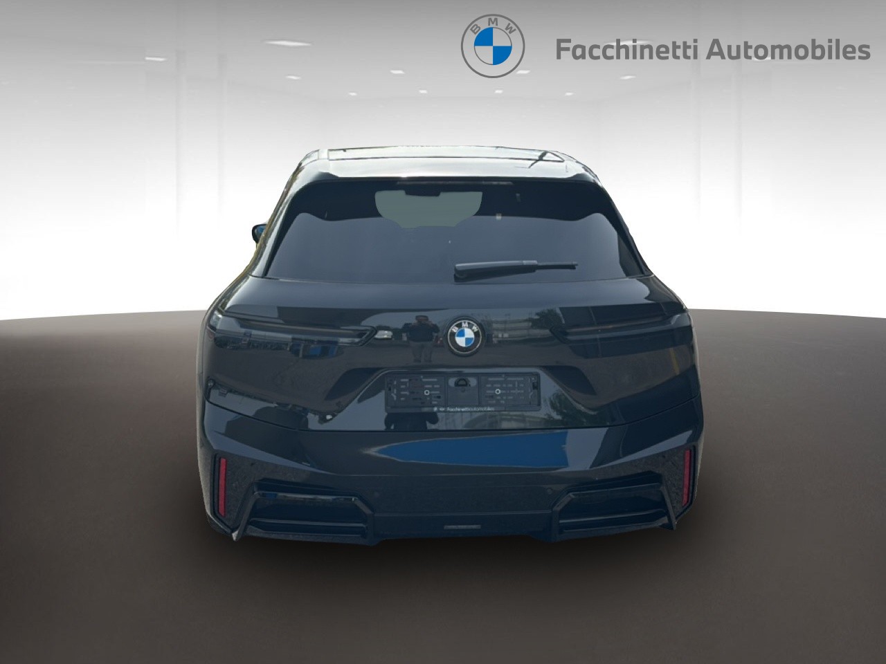 BMW iX xDrive60 M Sport Pro-image-3