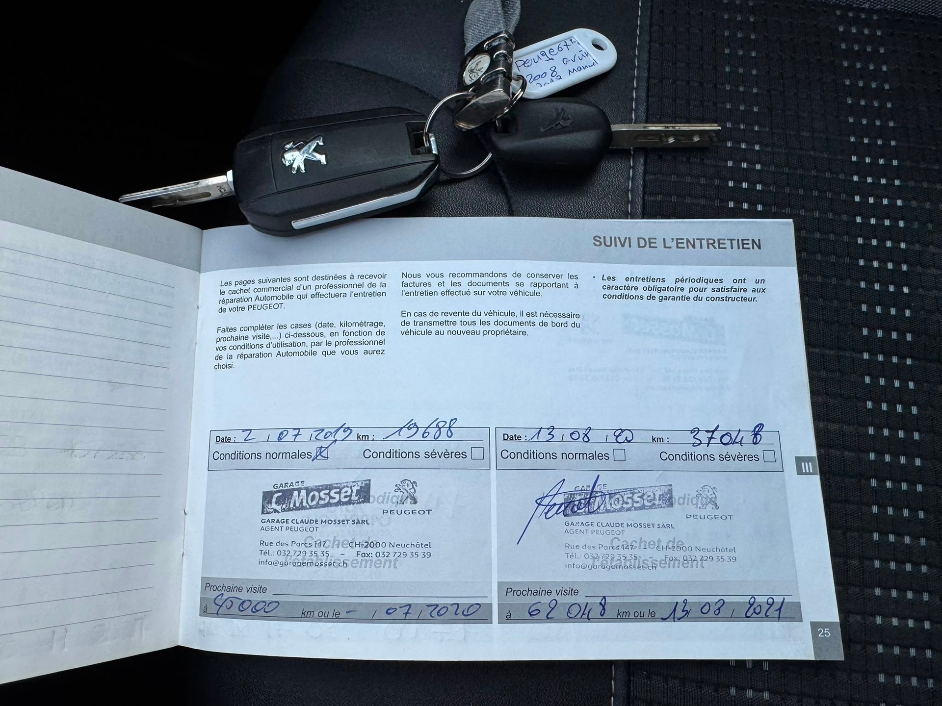 PEUGEOT 2008 1.2 PureTech Allure-image-28
