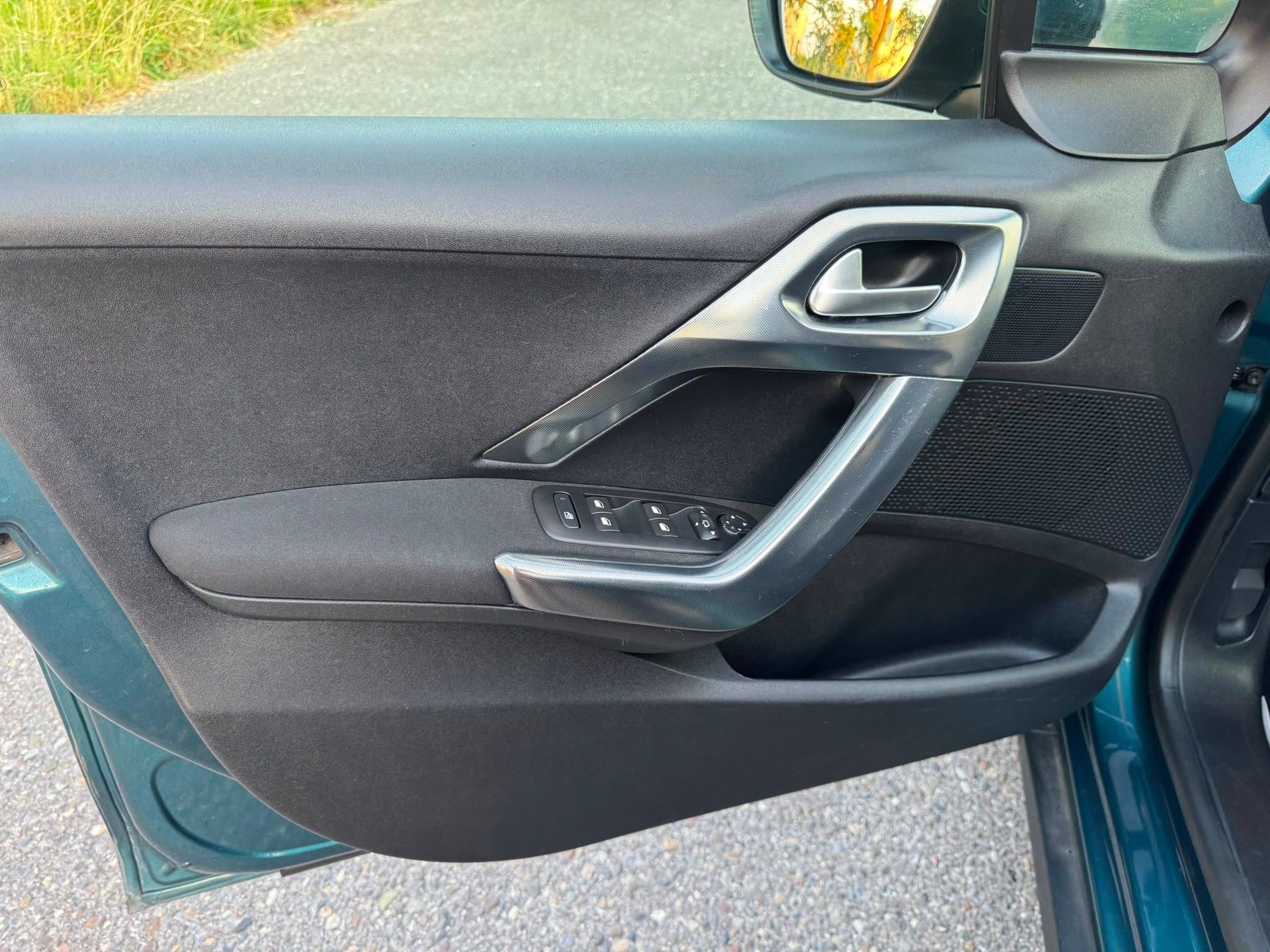PEUGEOT 2008 1.2 PureTech Allure-image-20