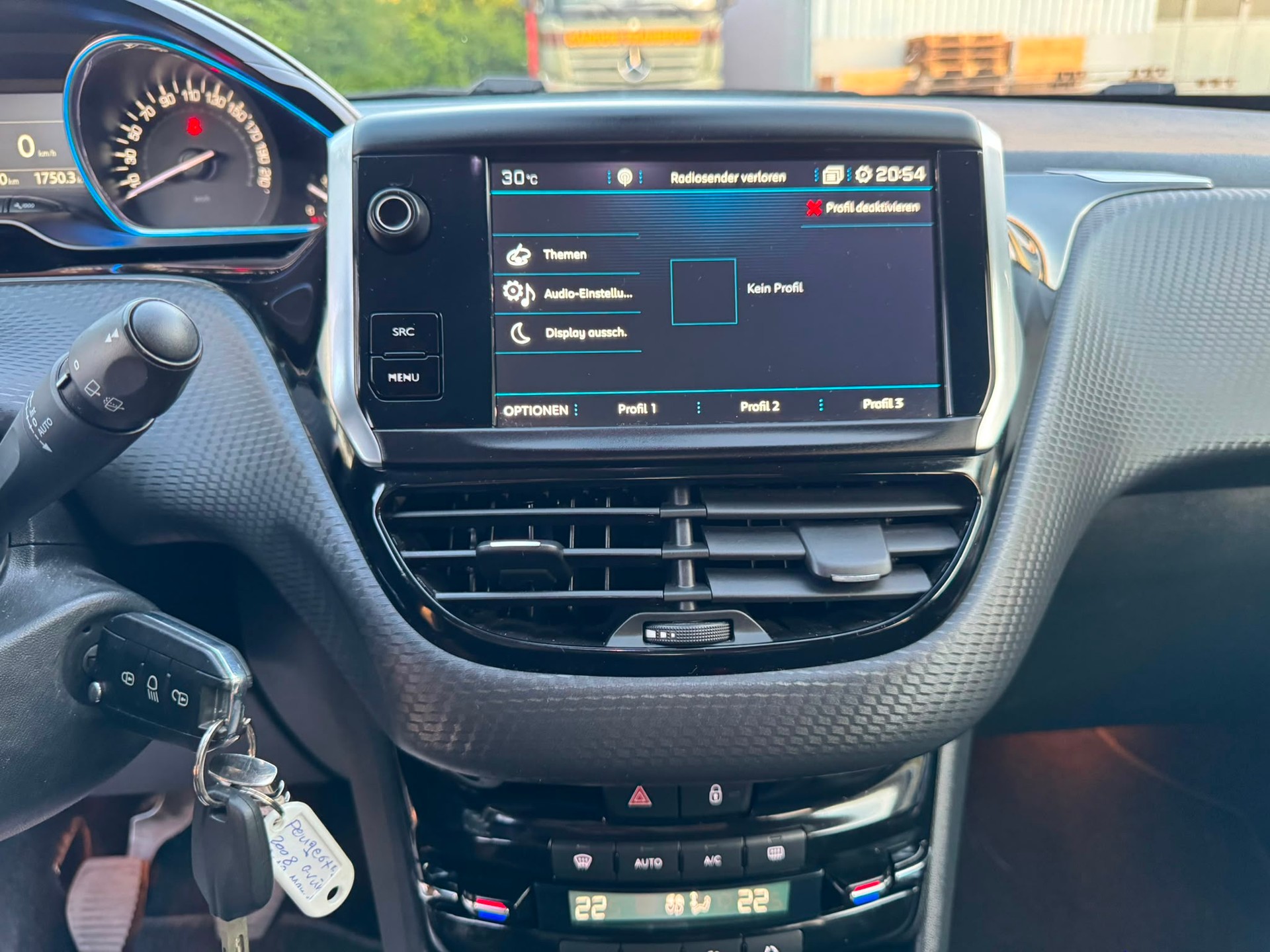 PEUGEOT 2008 1.2 PureTech Allure-image-18