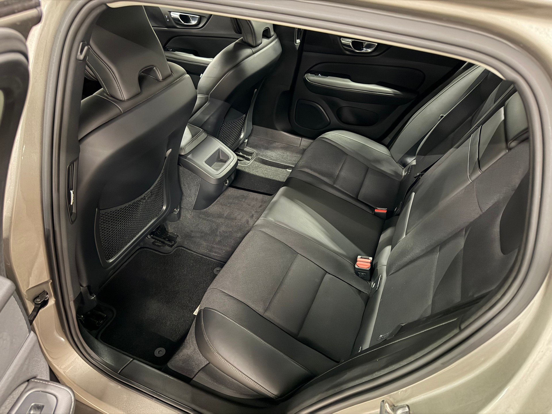 VOLVO V60 D4 Inscription Geartronic-image-11