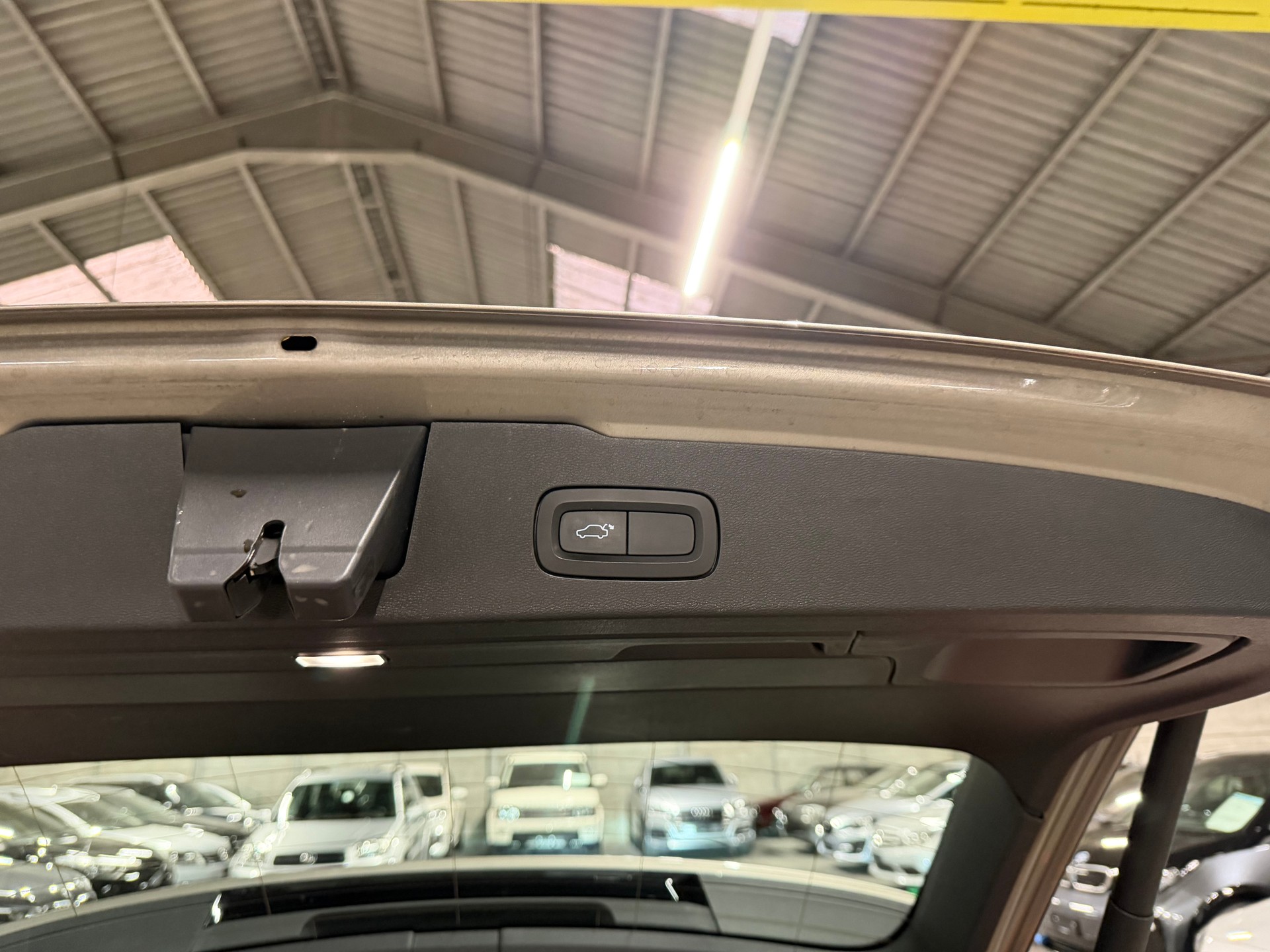 VOLVO V60 D4 Inscription Geartronic-image-15