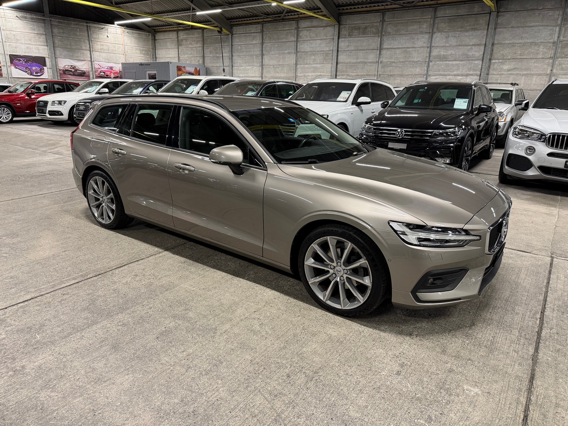 VOLVO V60 D4 Inscription Geartronic-image-1
