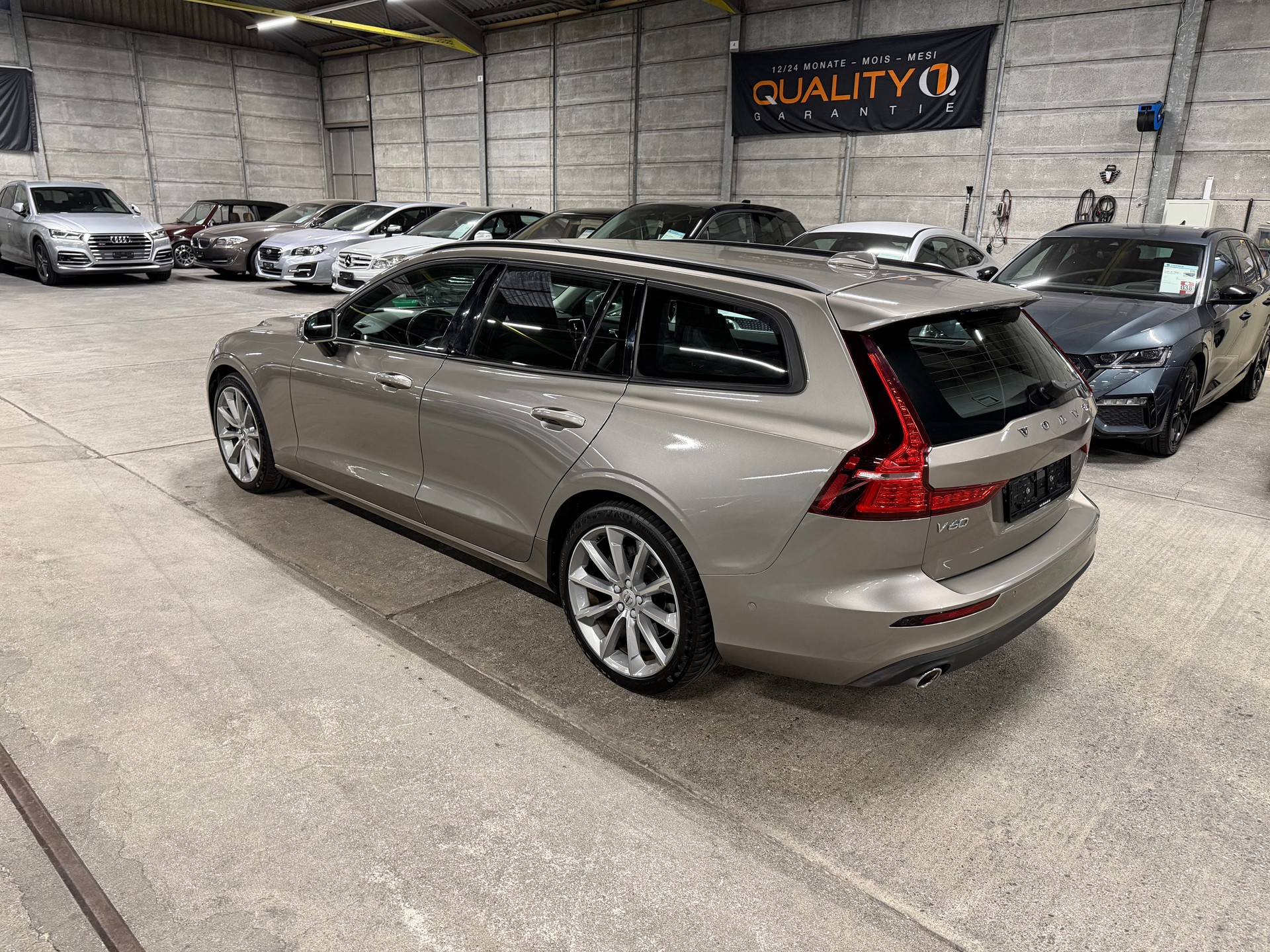 VOLVO V60 D4 Inscription Geartronic-image-5