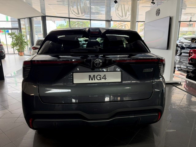 MG 4 EV 77kWh Trophy-image-7