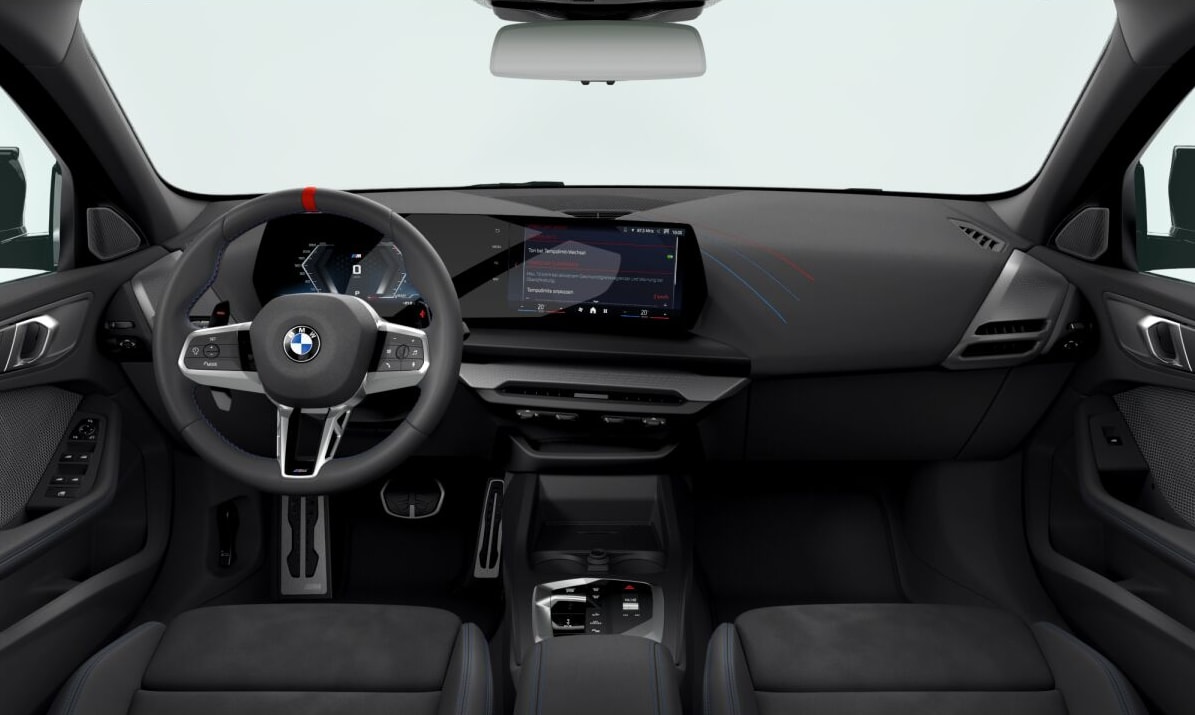 BMW M135 xDrive-showroom-element-3