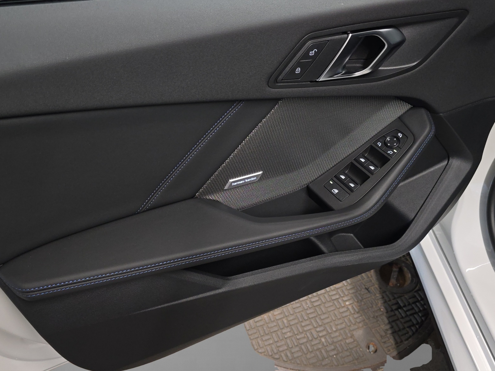BMW M135 xDrive-image-15
