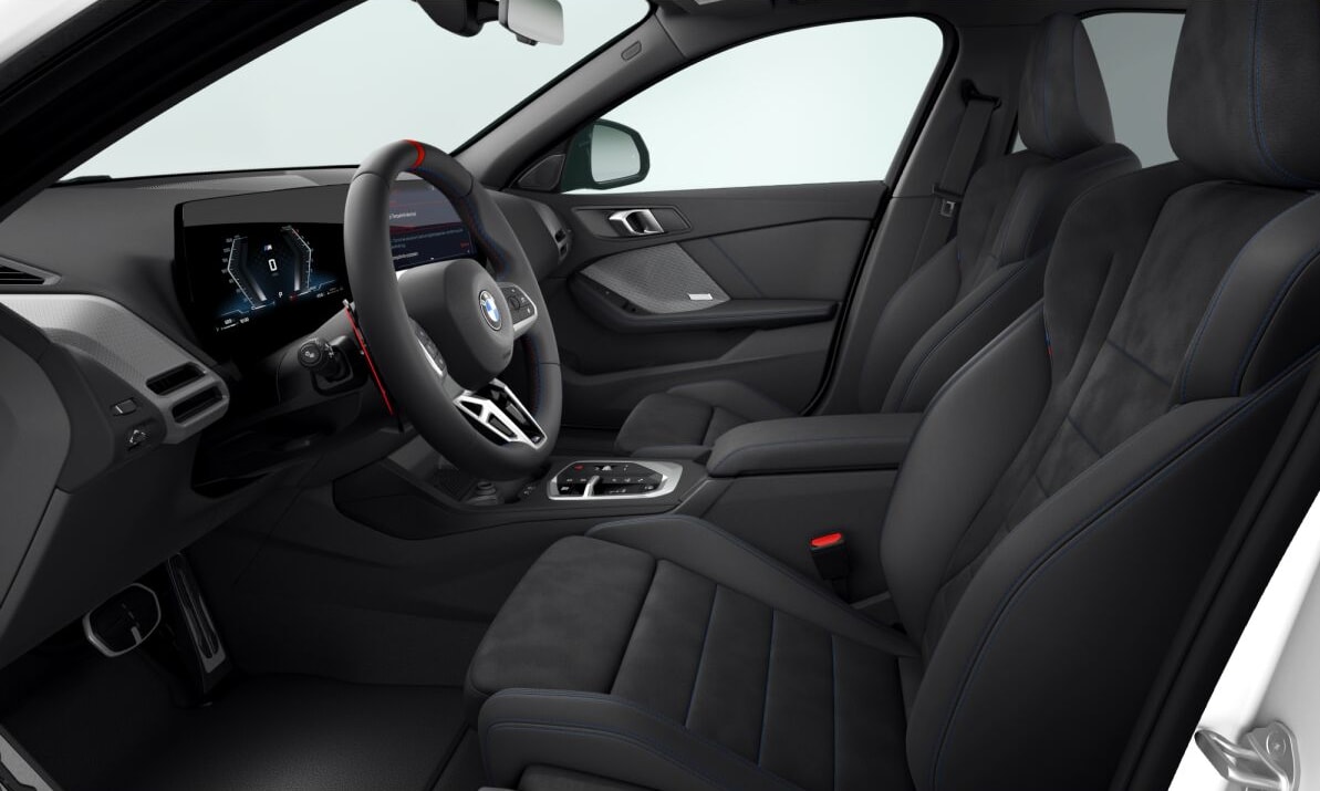 BMW M135 xDrive-showroom-element-2