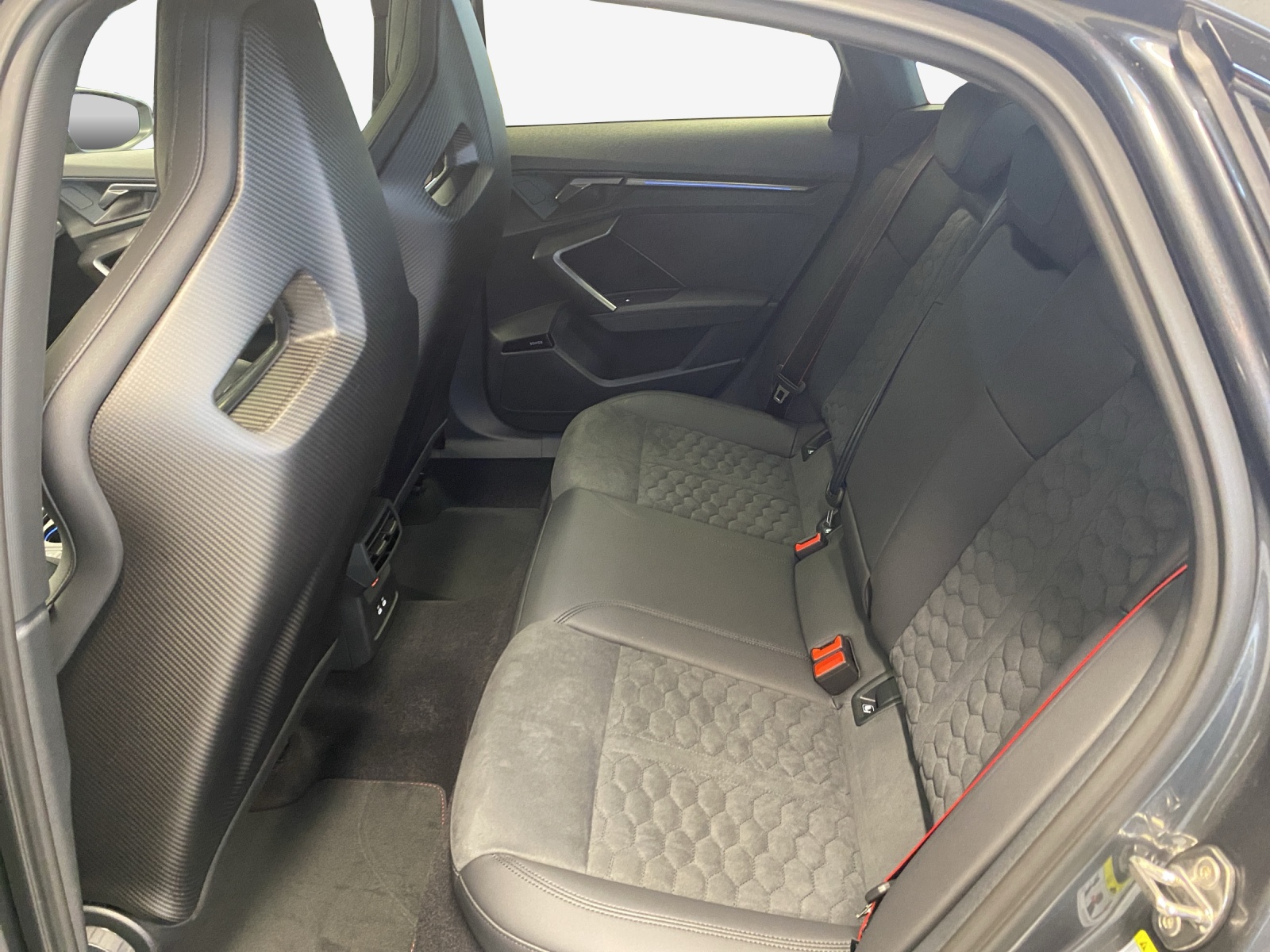 AUDI RS3 Limousine 2.5 TSI quattro S-tronic-image-11