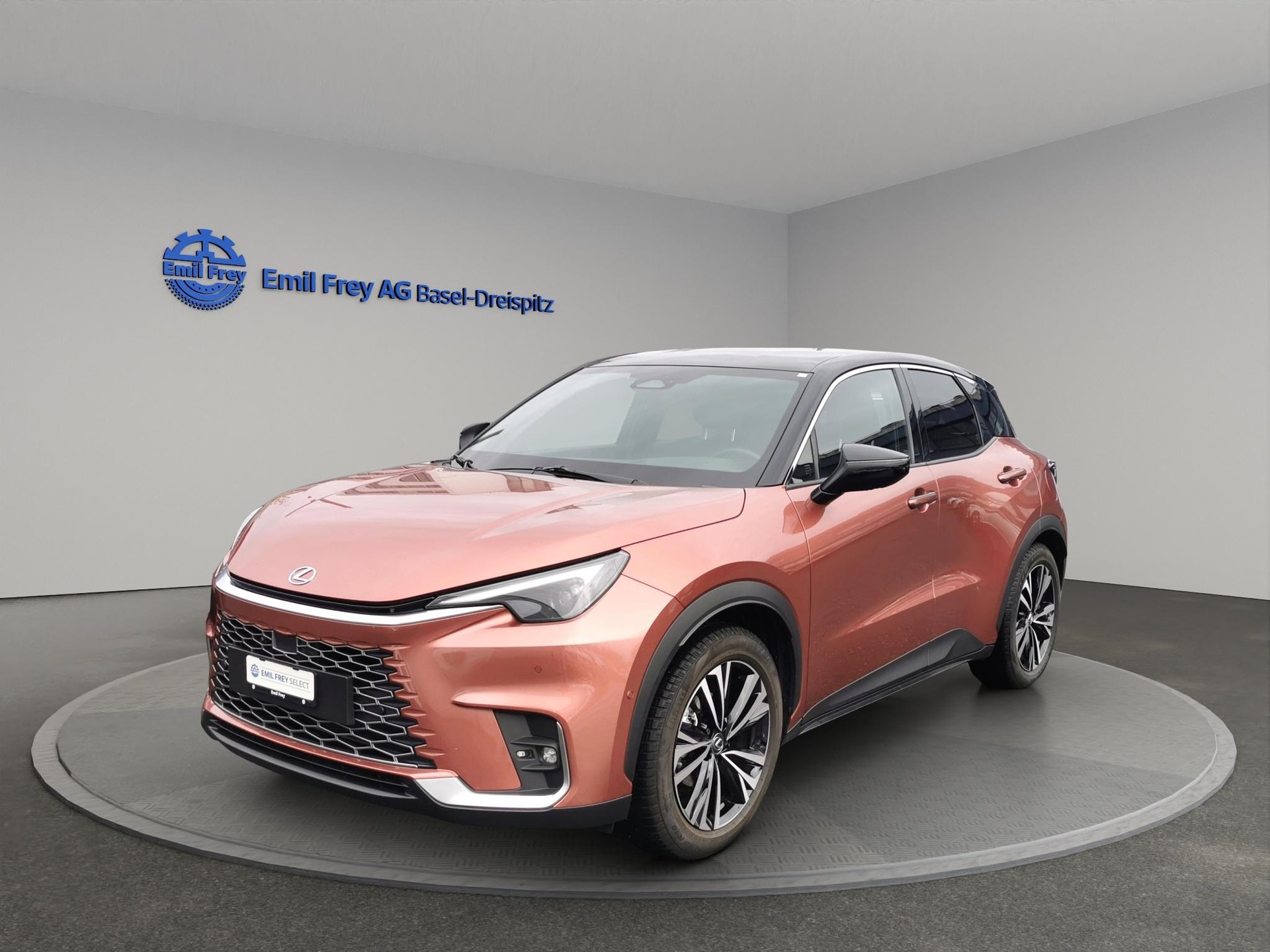 LEXUS LBX 1.5 Hybrid Cool AWD-image-0