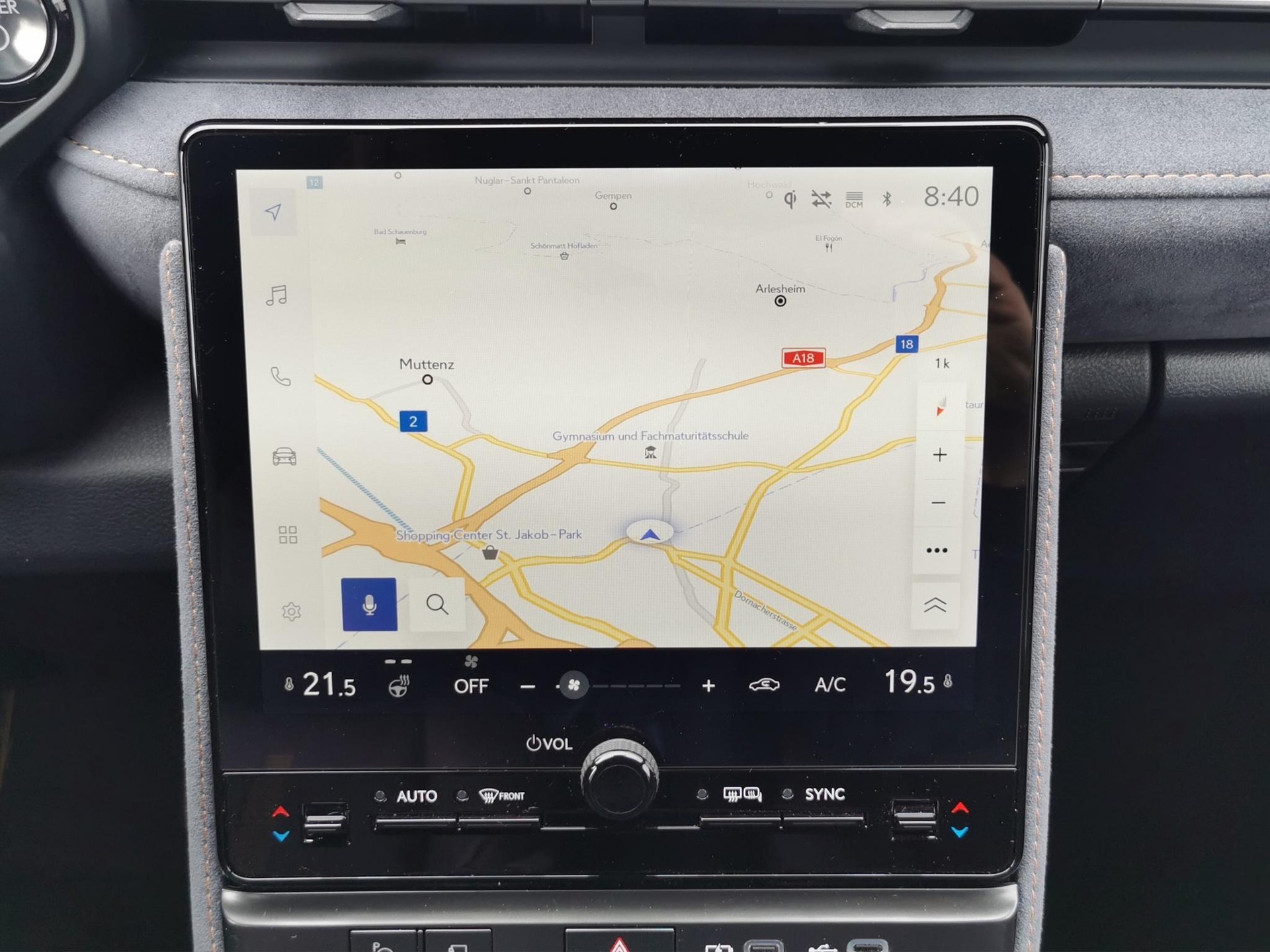 LEXUS LBX 1.5 Hybrid Cool AWD-image-5