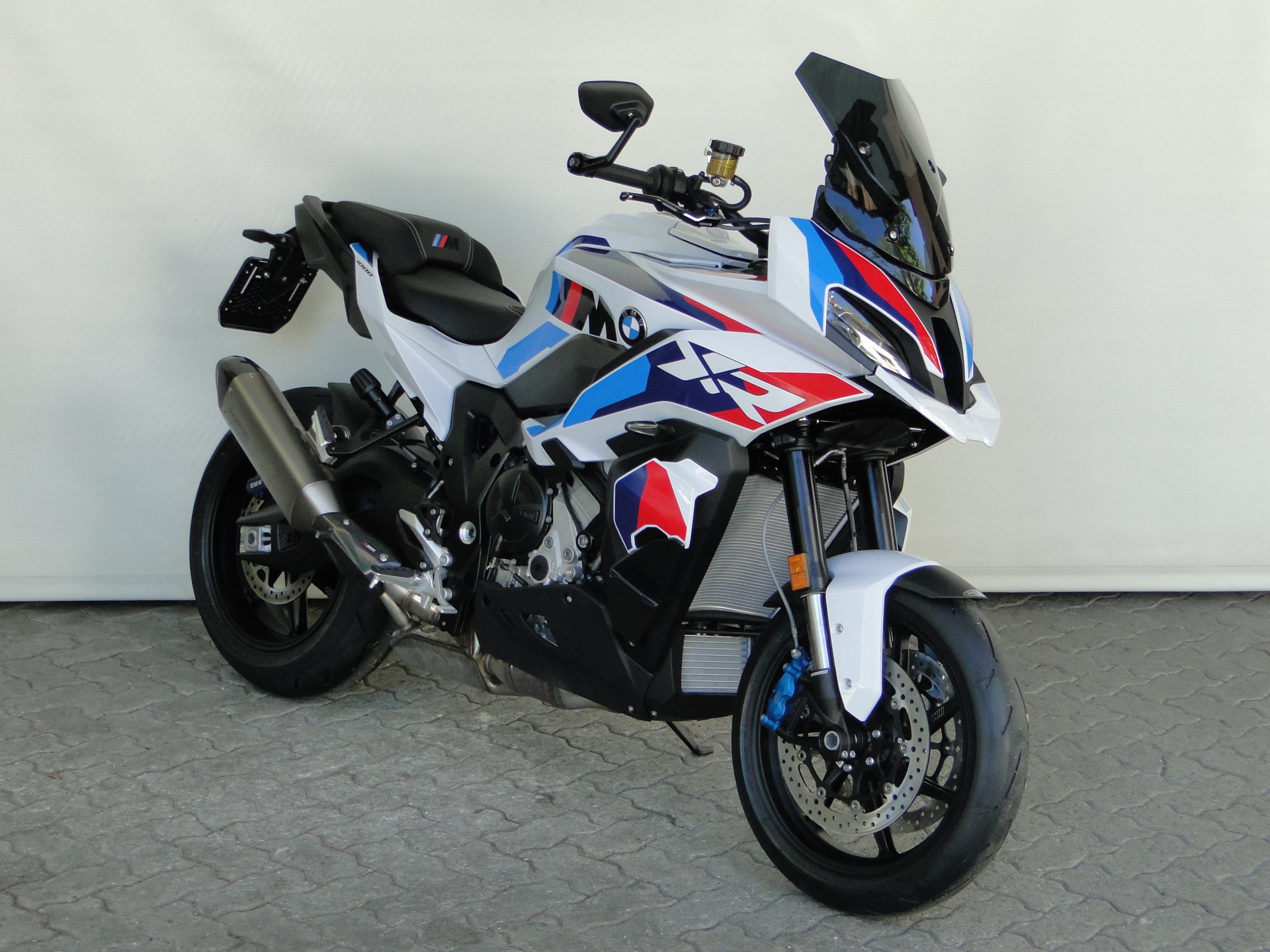BMW M 1000 XR 2.9% Leasing-showroom-element-2