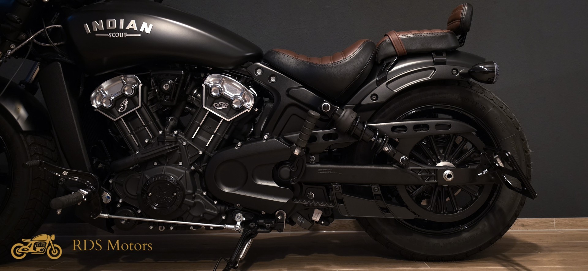 INDIAN Scout Bobber ABS - Jekkil & Hyde-showroom-element-3