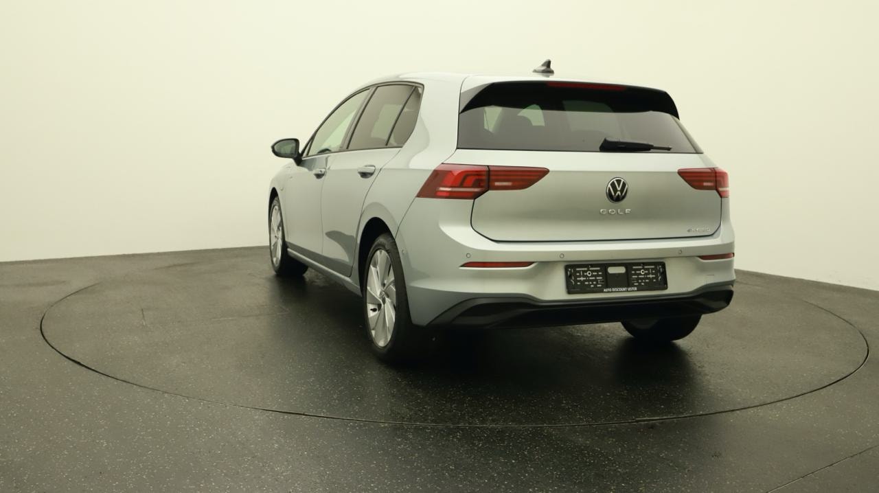 VW Golf VIII 1.5 TSI PHEV Limited-image-3