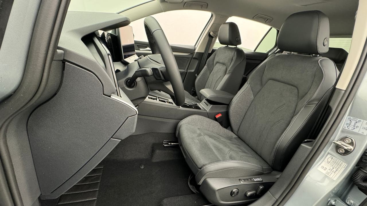 VW Golf VIII 1.5 TSI PHEV Limited-image-4