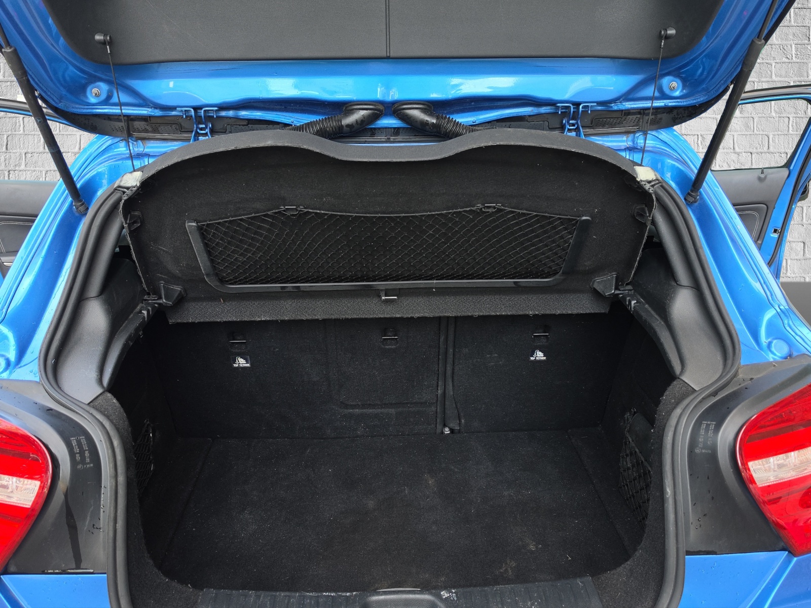 MERCEDES-BENZ A 200 Urban 7G-DCT-image-18