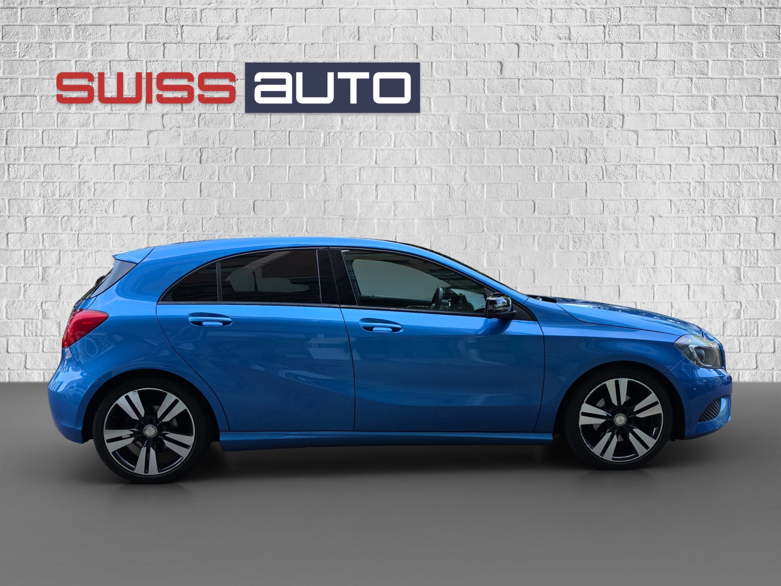 MERCEDES-BENZ A 200 Urban 7G-DCT-image-3