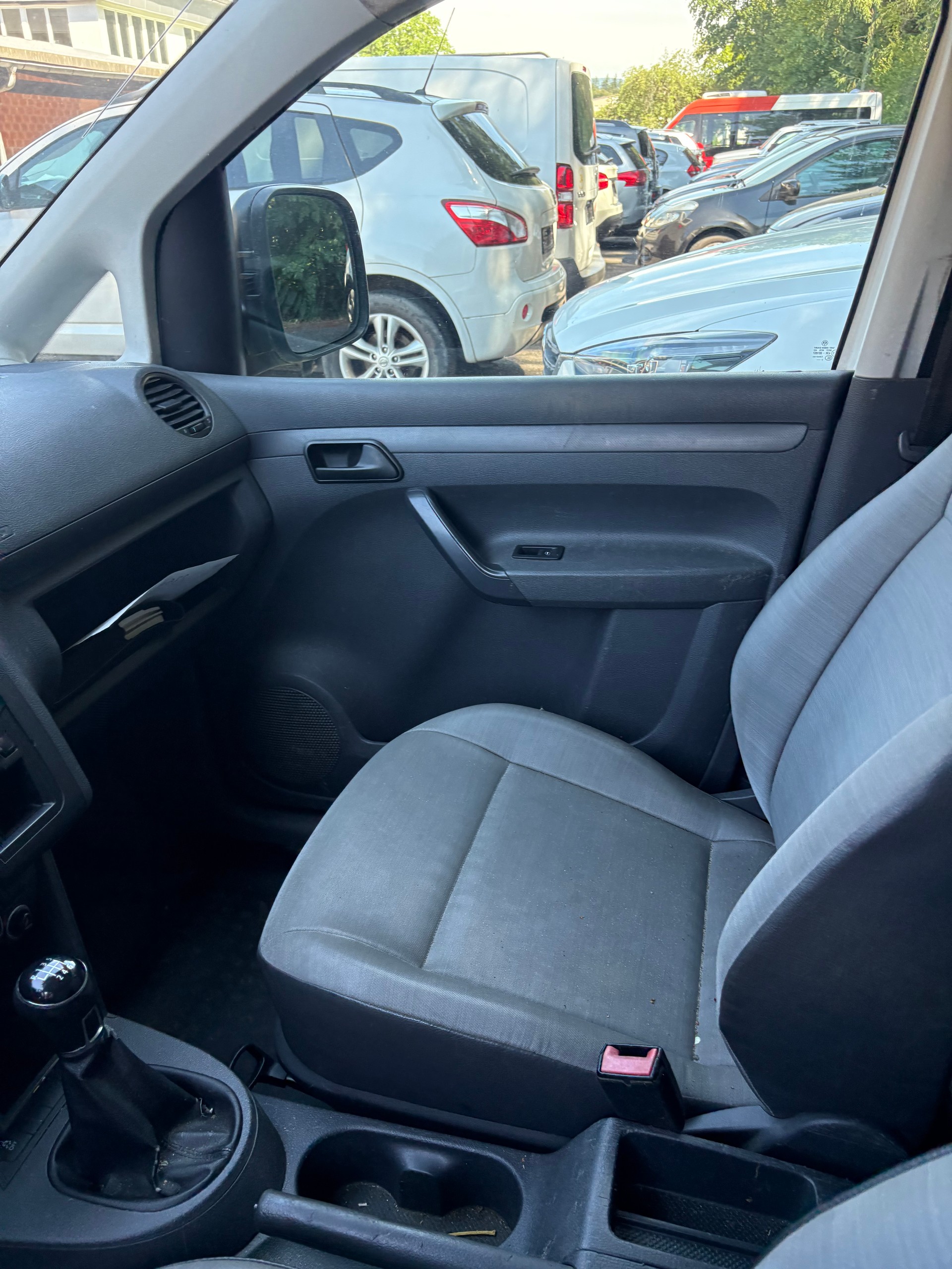 VW Caddy 2.0 TDI 4Motion-image-12