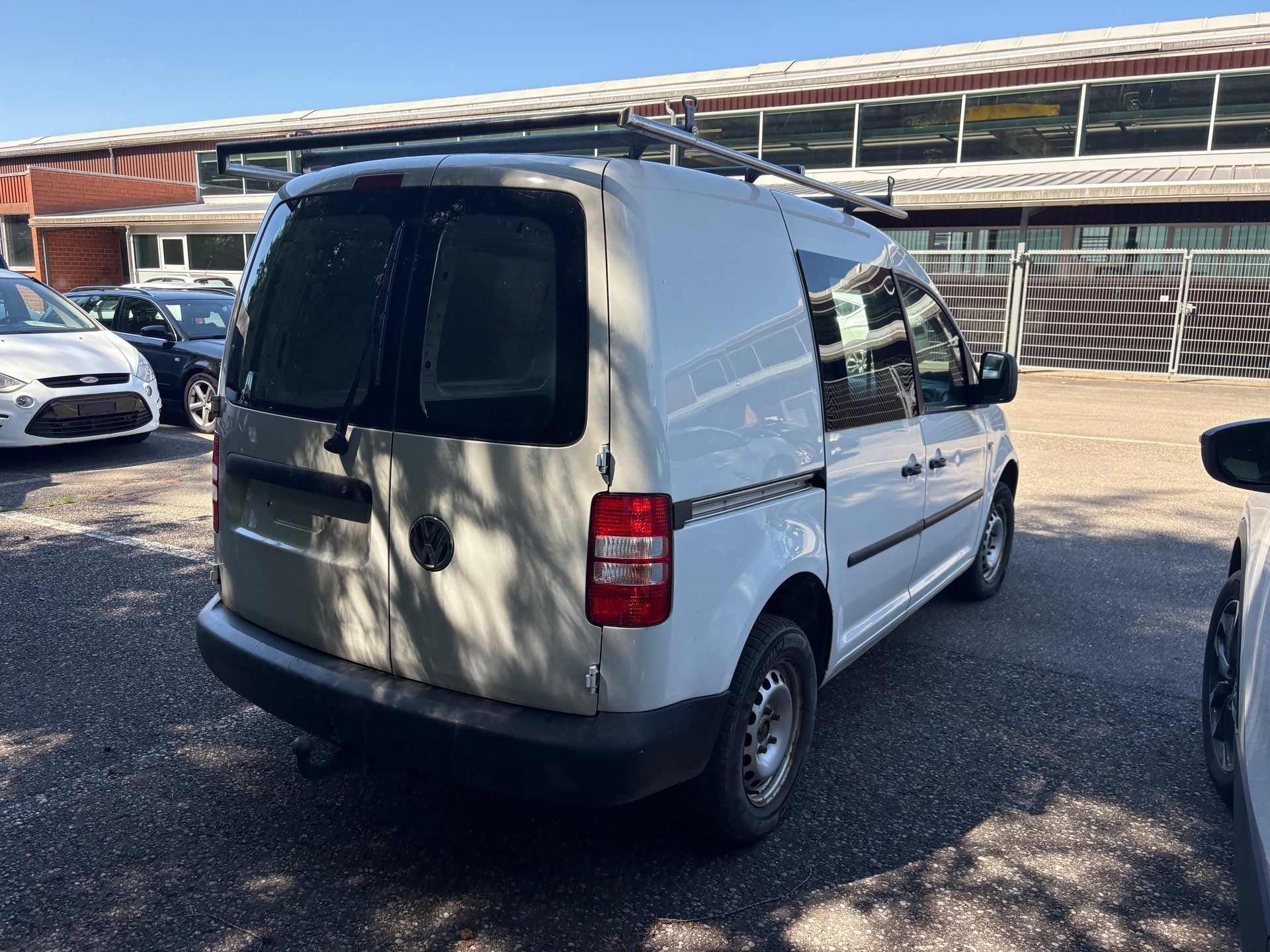 VW Caddy 2.0 TDI 4Motion-image-8