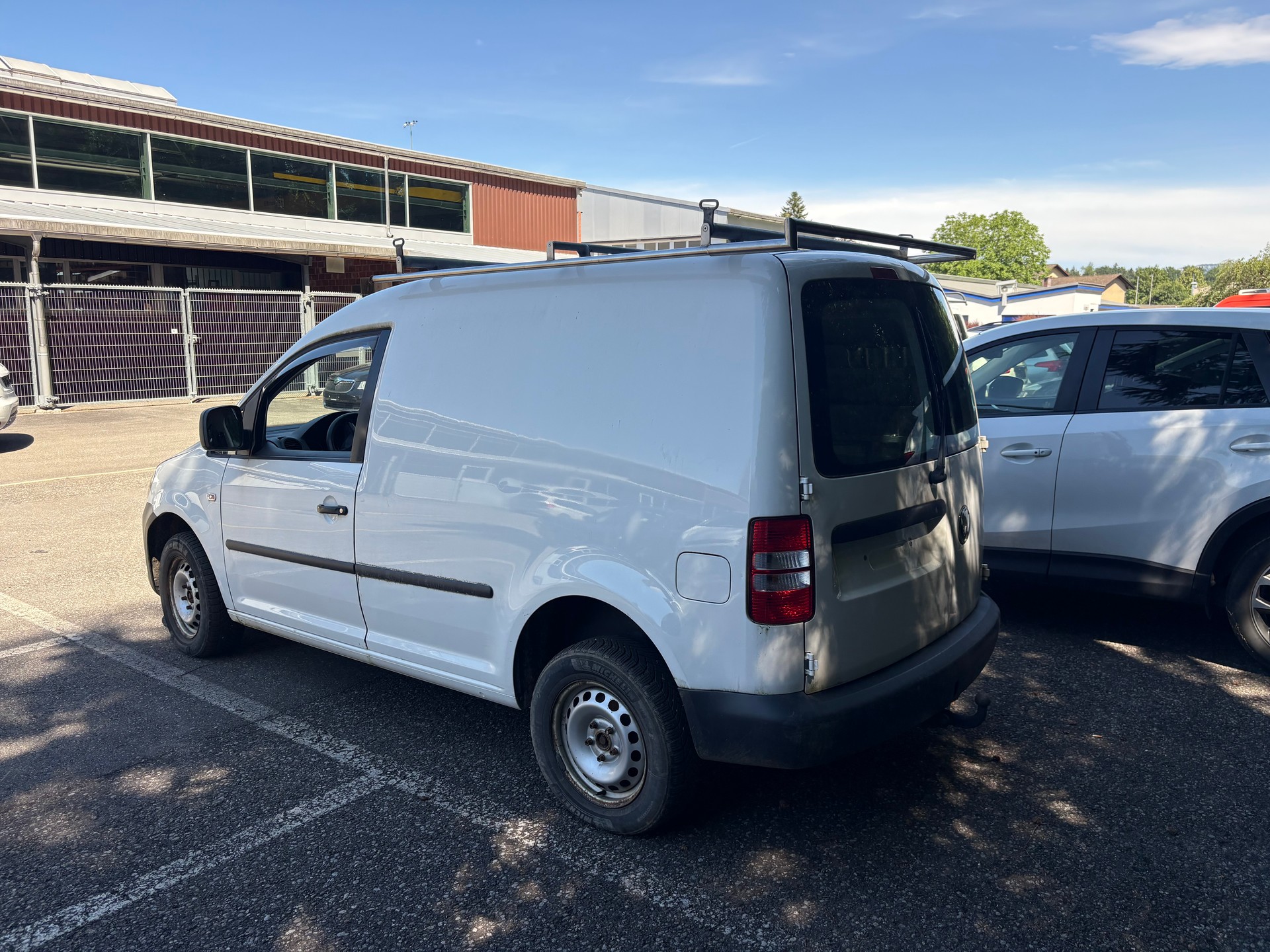 VW Caddy 2.0 TDI 4Motion-image-6