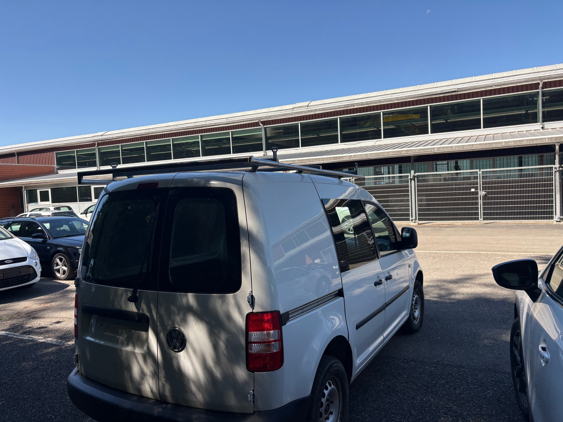 VW Caddy 2.0 TDI 4Motion-image-7