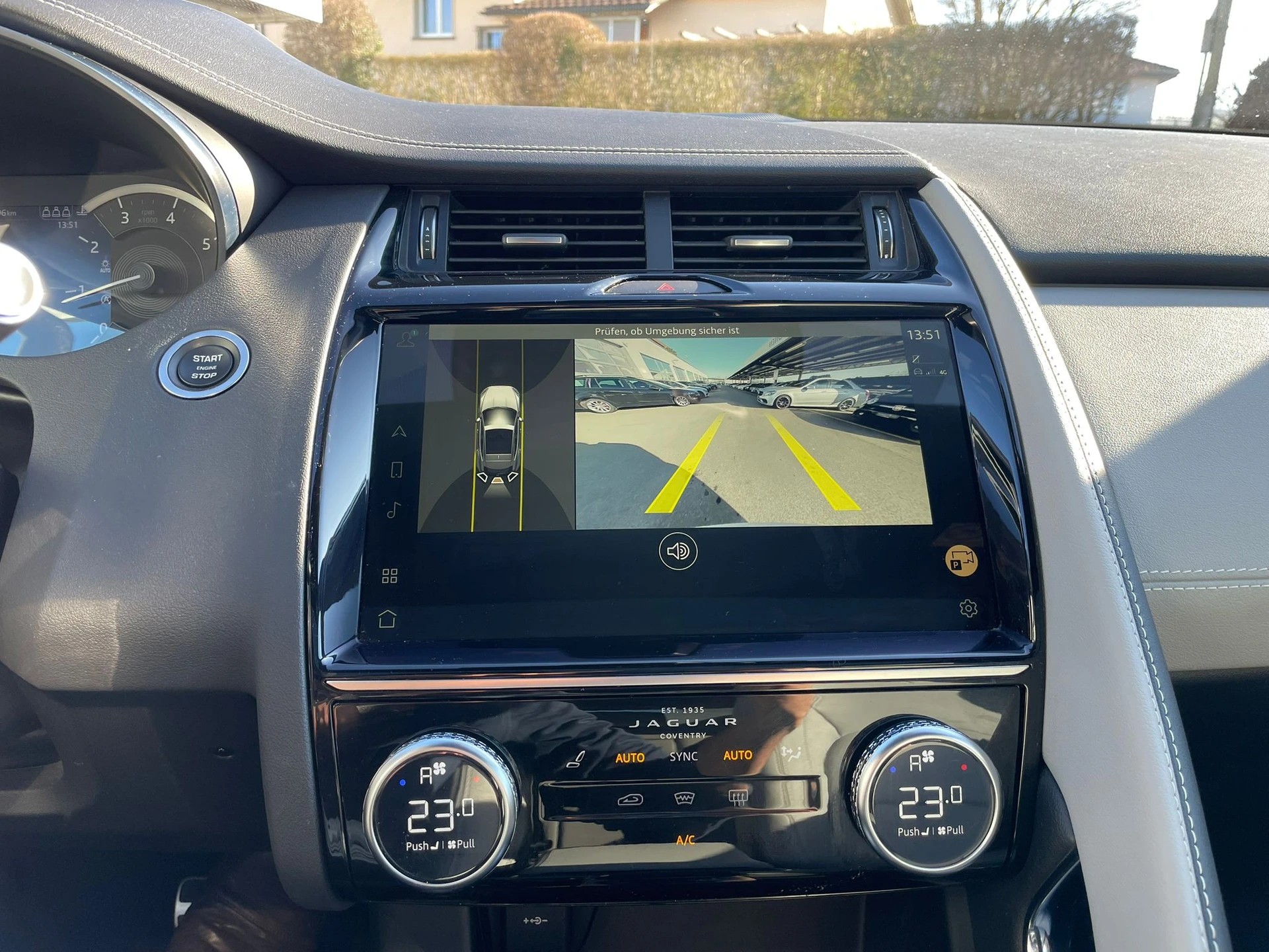 JAGUAR E-Pace 2.0 P250 R-Dynamic AWD SE-image-11