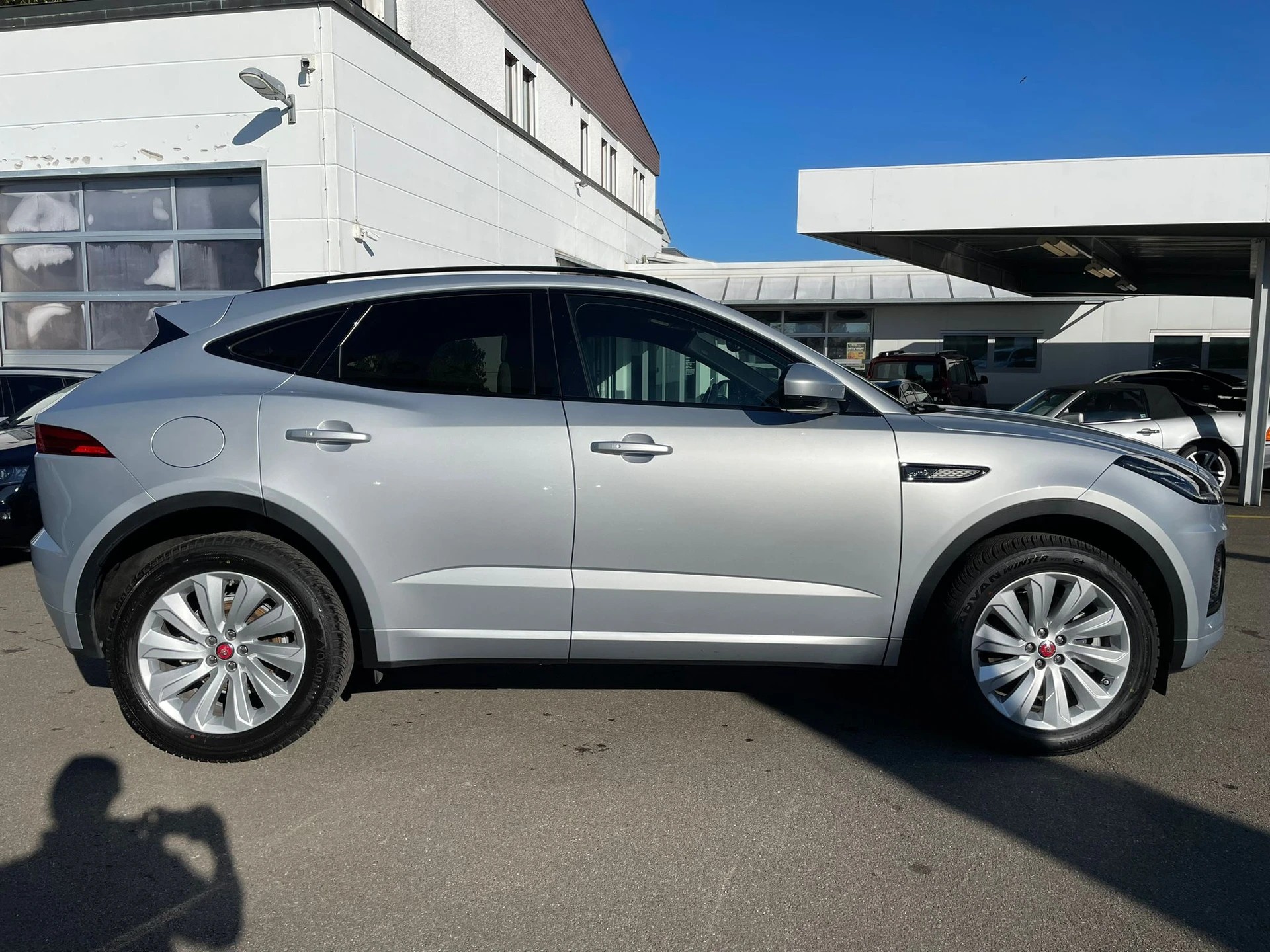 JAGUAR E-Pace 2.0 P250 R-Dynamic AWD SE-image-4