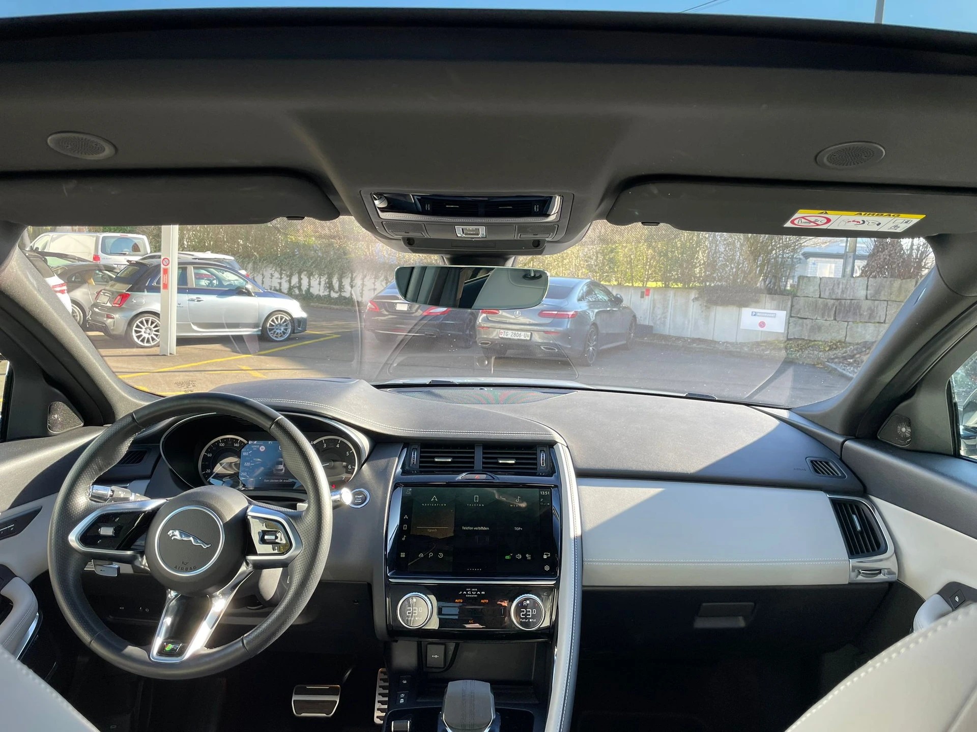 JAGUAR E-Pace 2.0 P250 R-Dynamic AWD SE-image-9