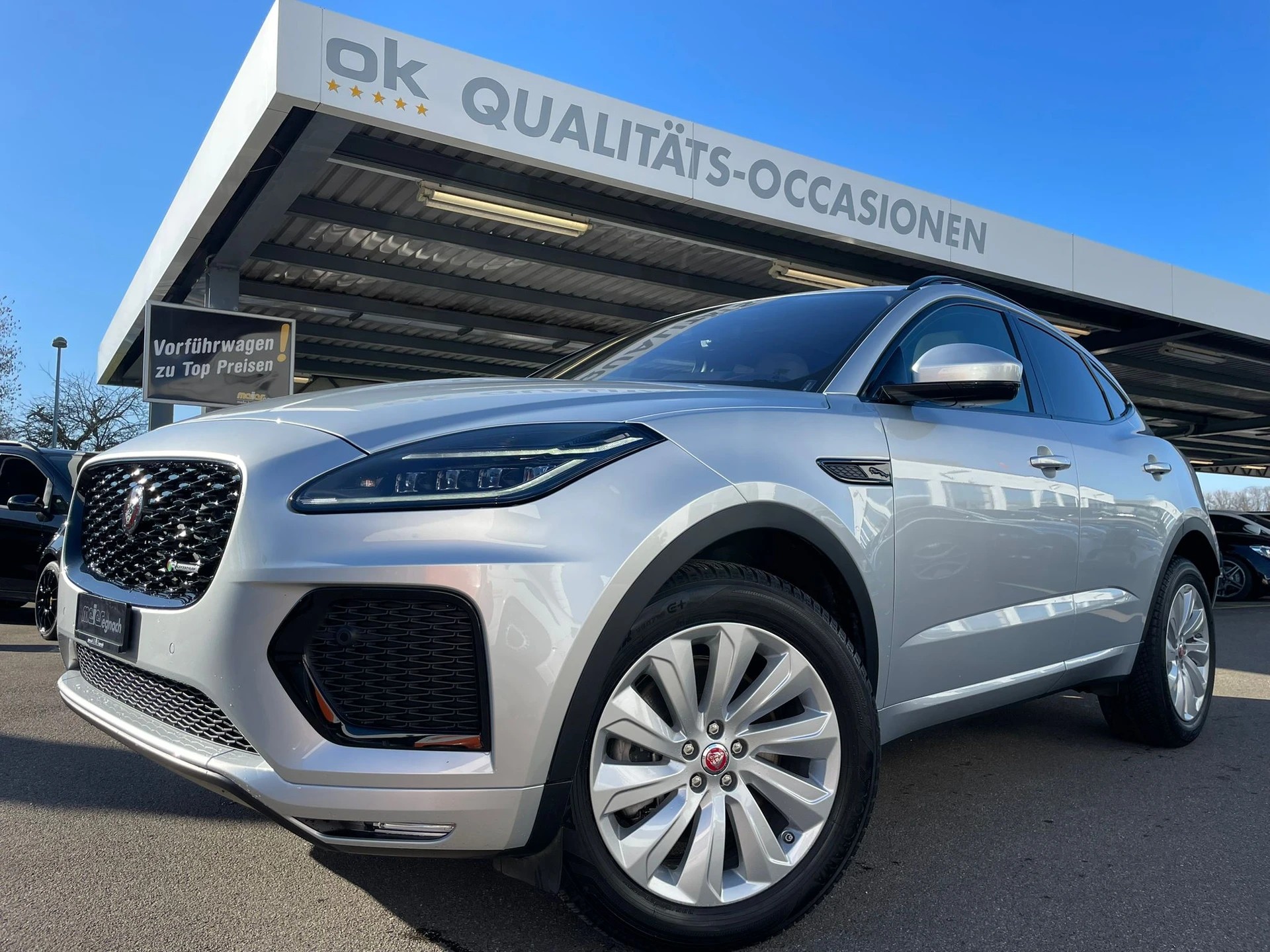 JAGUAR E-Pace 2.0 P250 R-Dynamic AWD SE-image-0