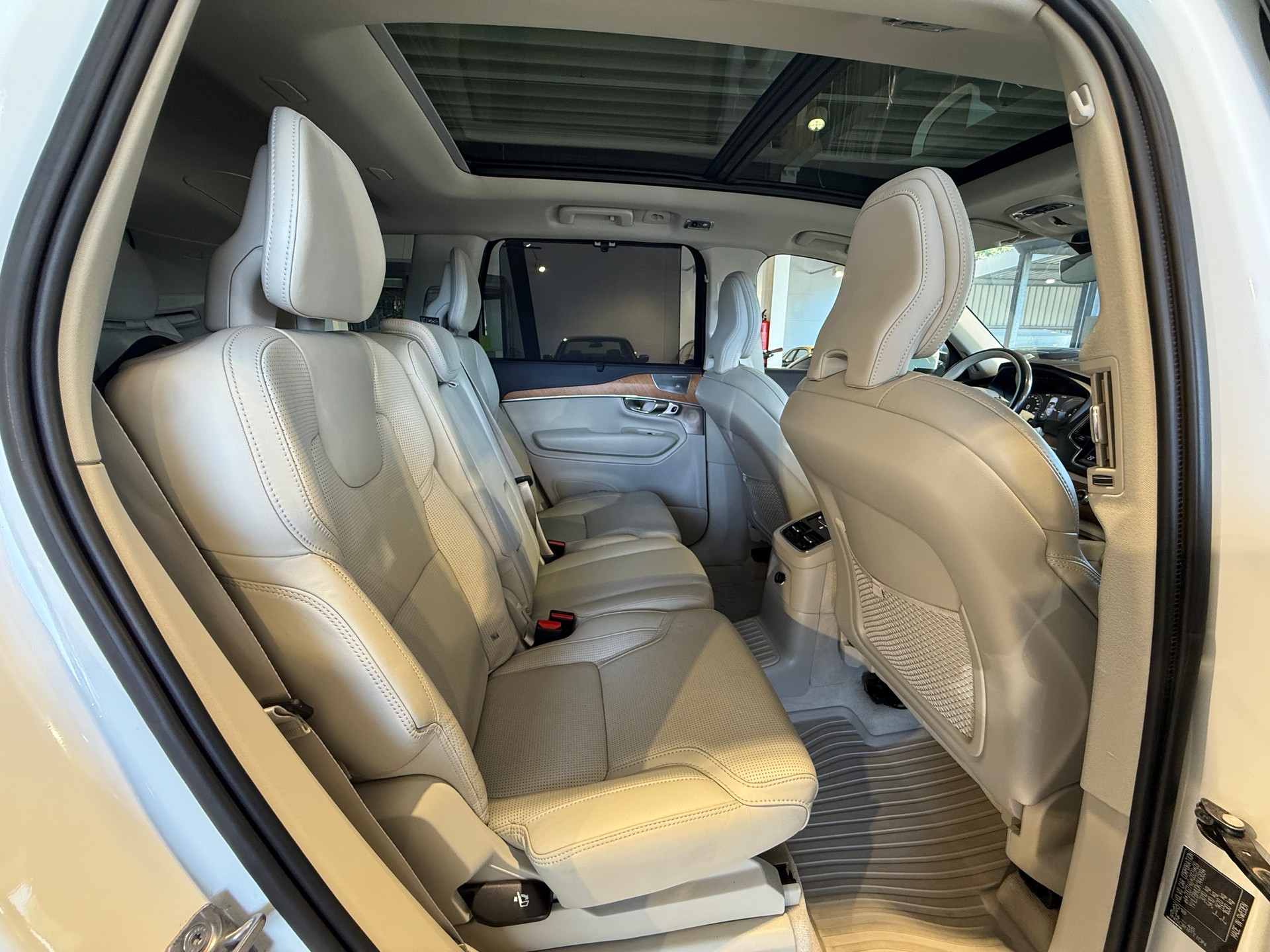 VOLVO XC90 T8 AWD Inscription Geartronic ***AHK ELEKTRISCH***-image-11