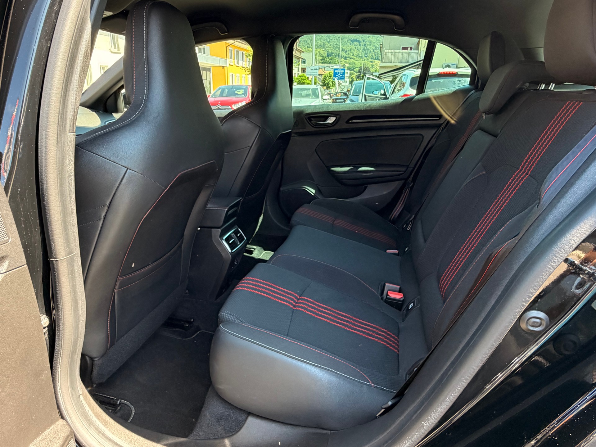 RENAULT Mégane Berline 1.3 16V R.S.Line EDC-image-25