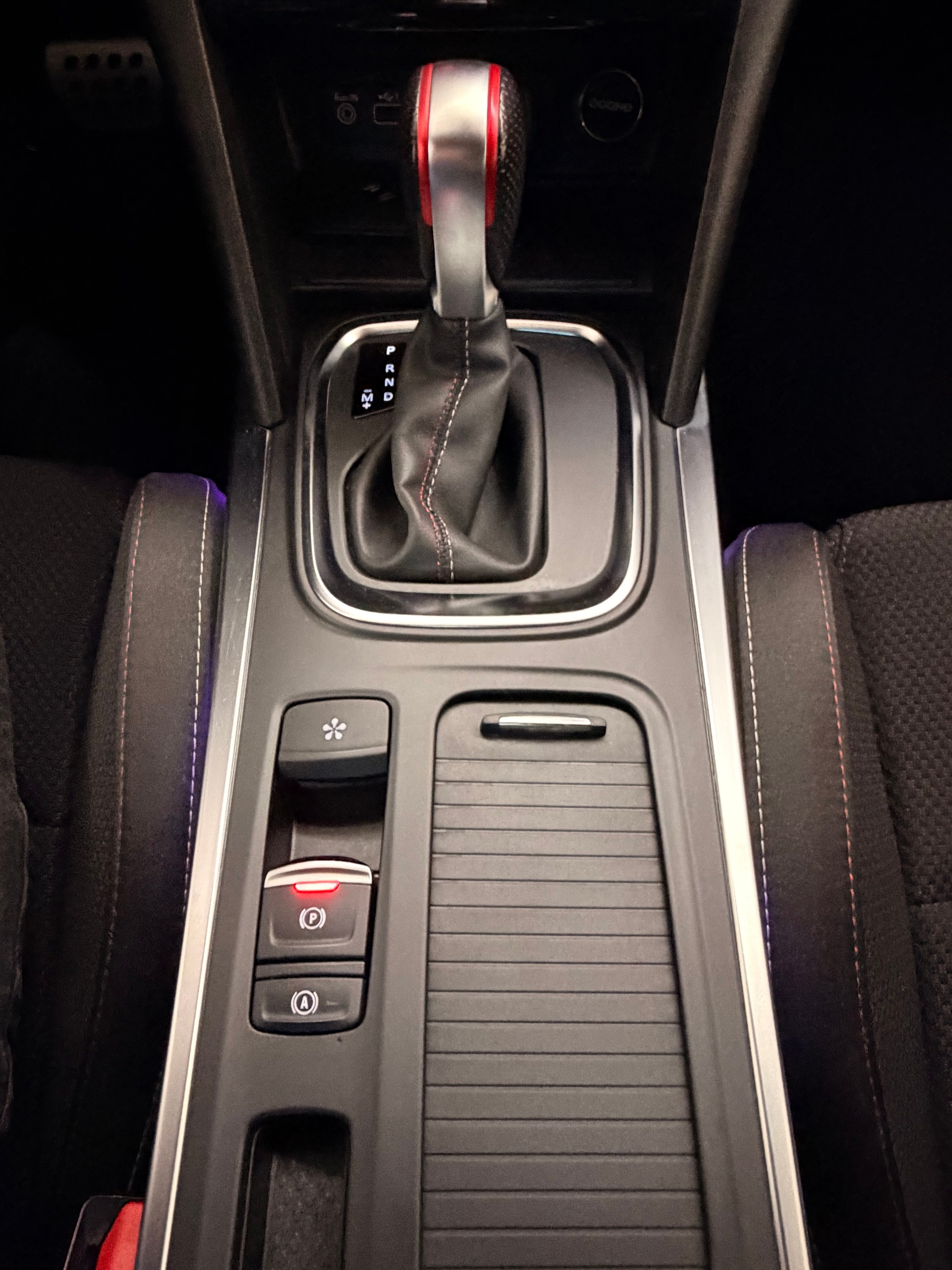 RENAULT Mégane Berline 1.3 16V R.S.Line EDC-image-14