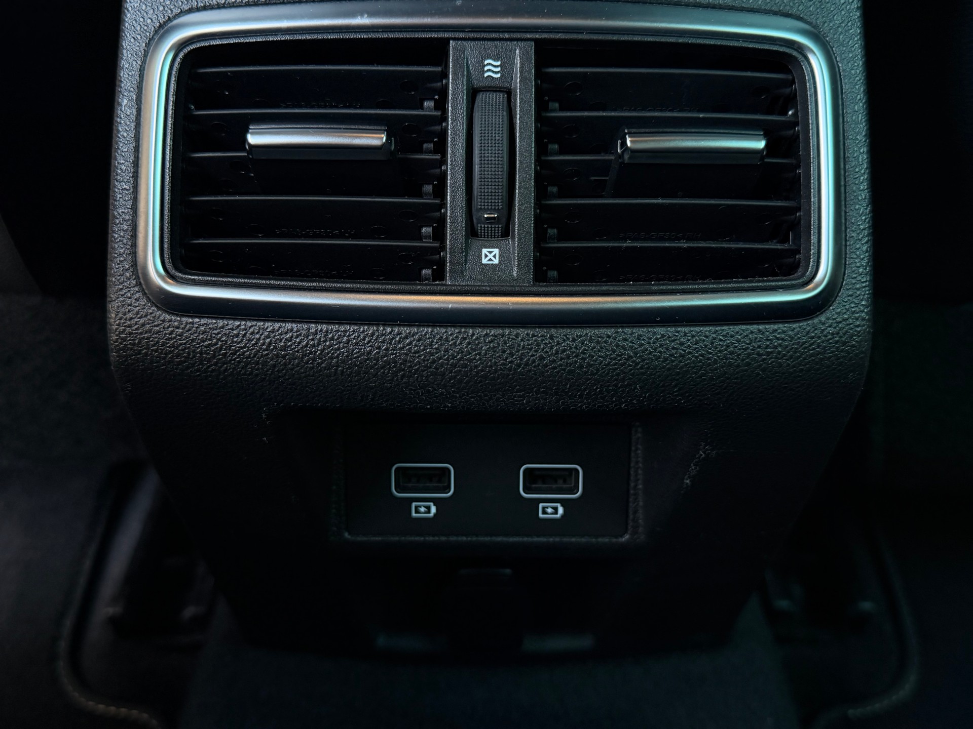 RENAULT Mégane Berline 1.3 16V R.S.Line EDC-image-24