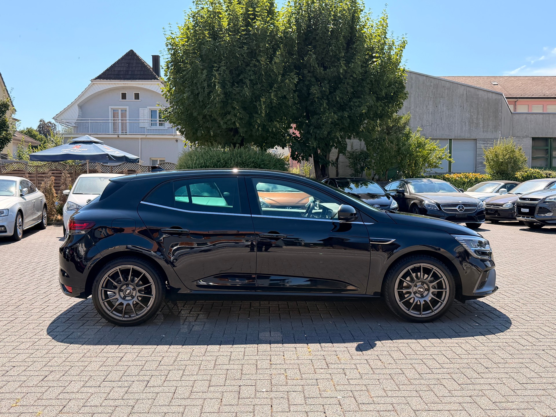 RENAULT Mégane Berline 1.3 16V R.S.Line EDC-image-8