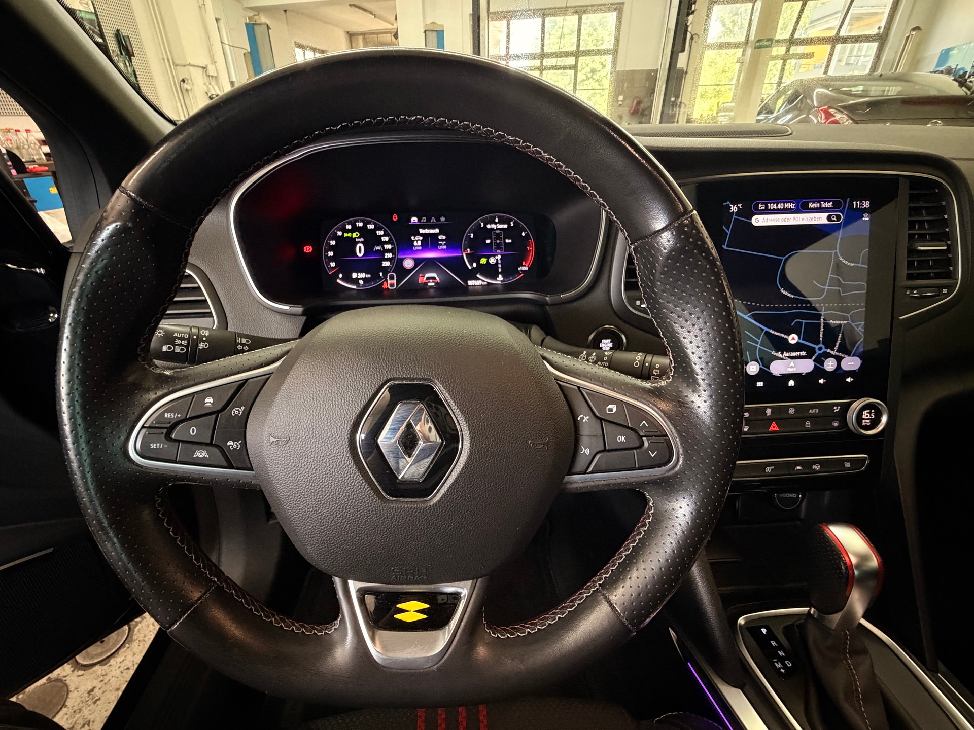 RENAULT Mégane Berline 1.3 16V R.S.Line EDC-image-11