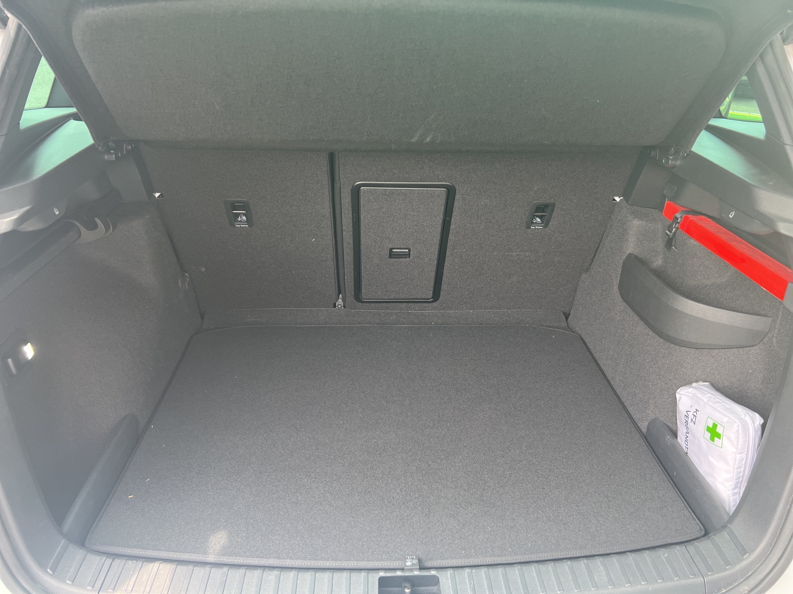SKODA Karoq 2.0 TSI SportLine 4x4 DSG-image-9