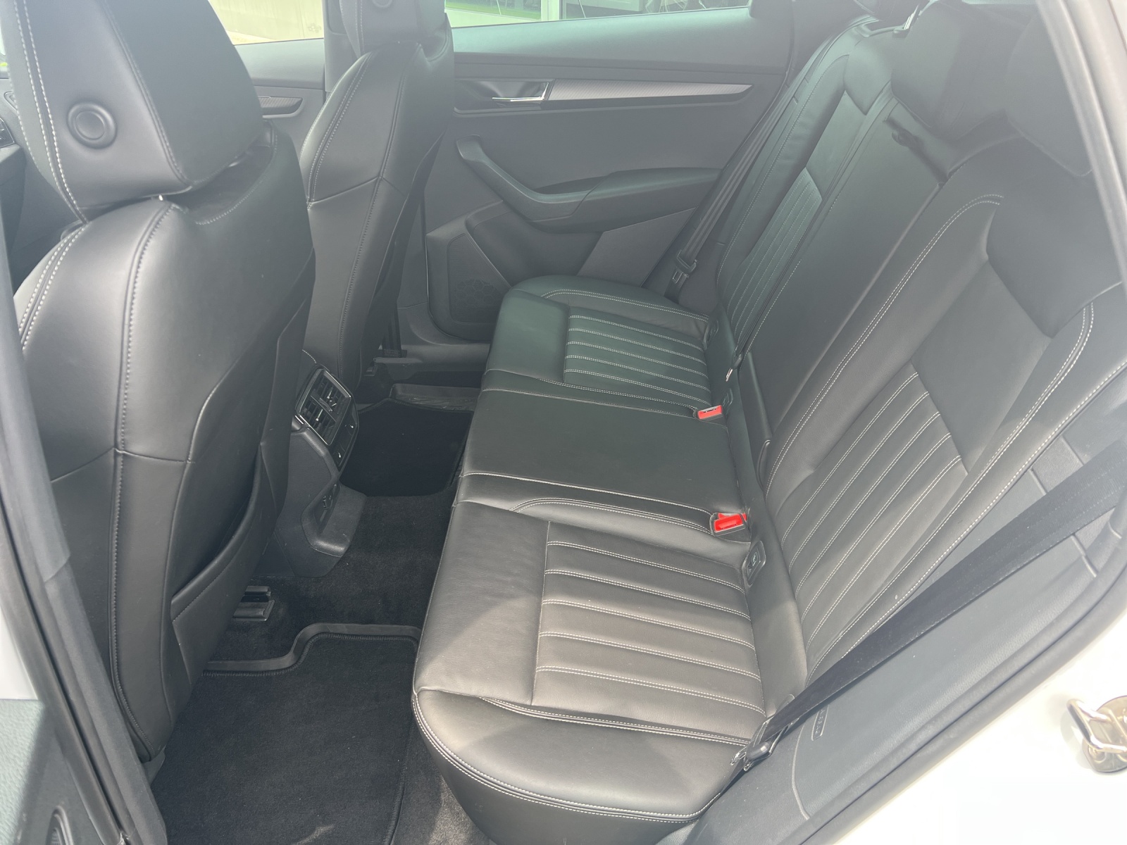 SKODA Karoq 2.0 TSI SportLine 4x4 DSG-image-7