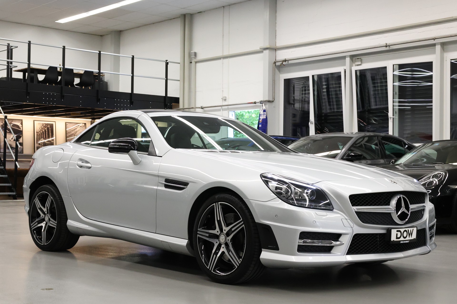 MERCEDES-BENZ SLK 350 Cabriolet-showroom-element-1