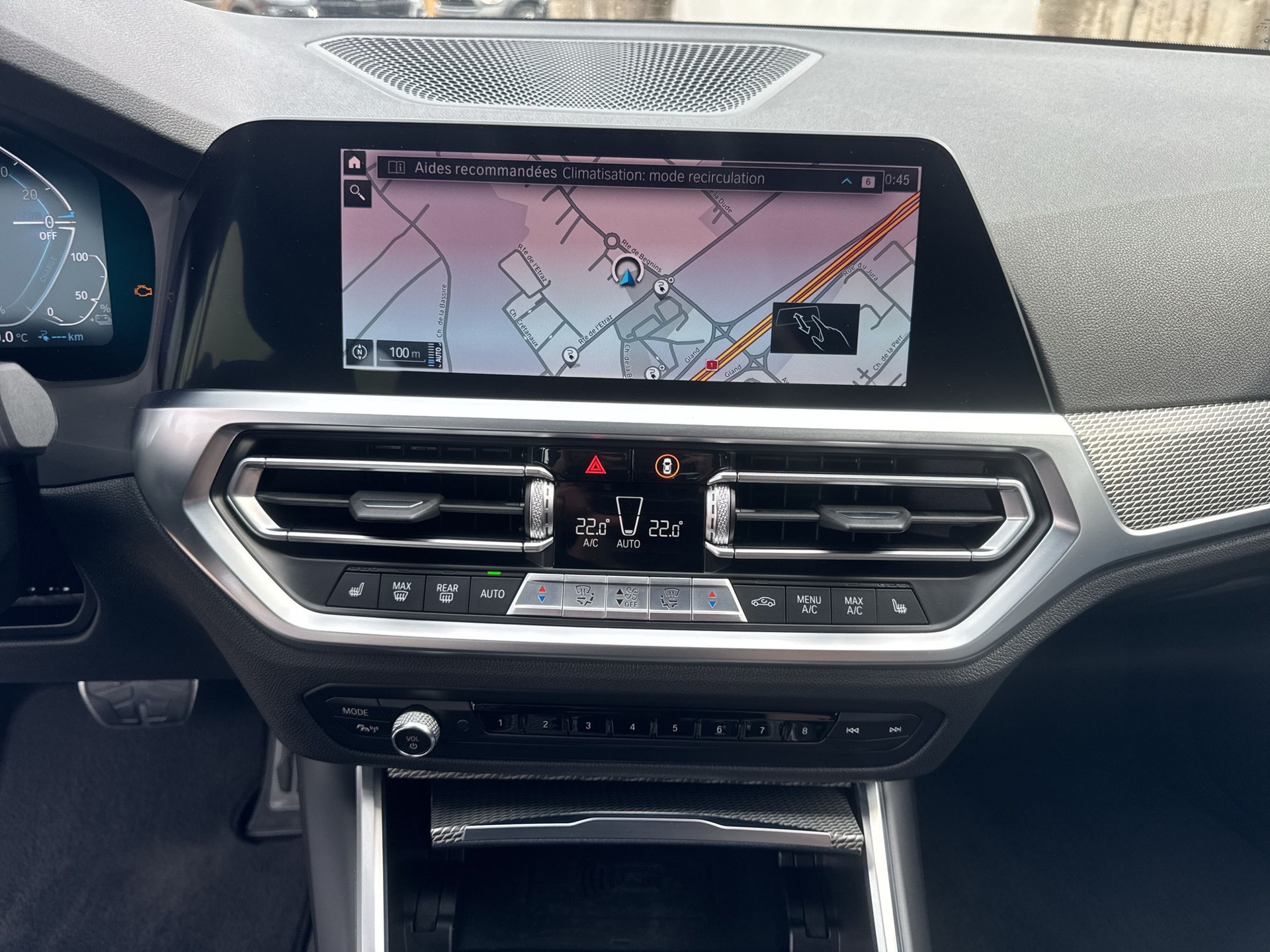 BMW 330e x DriveTouring M Sport Steptronic-image-10