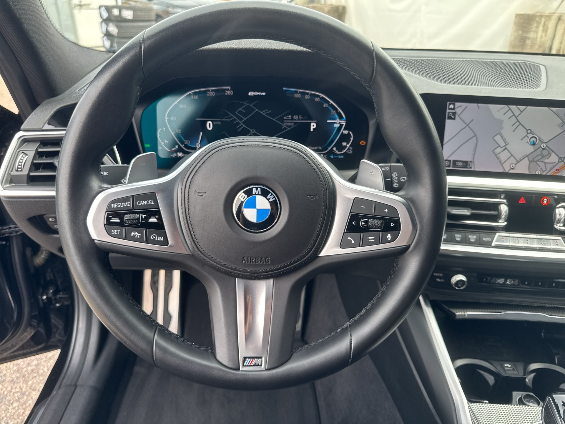 BMW 330e x DriveTouring M Sport Steptronic-image-11