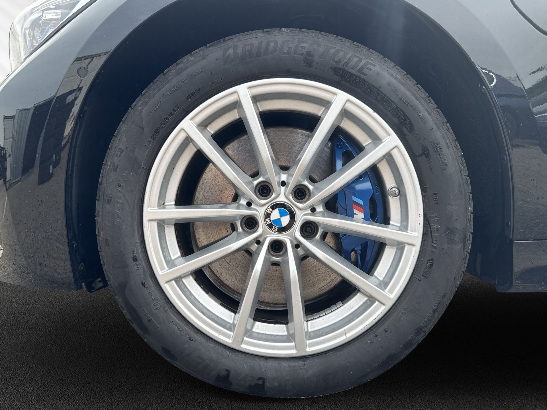 BMW 330e x DriveTouring M Sport Steptronic-image-8