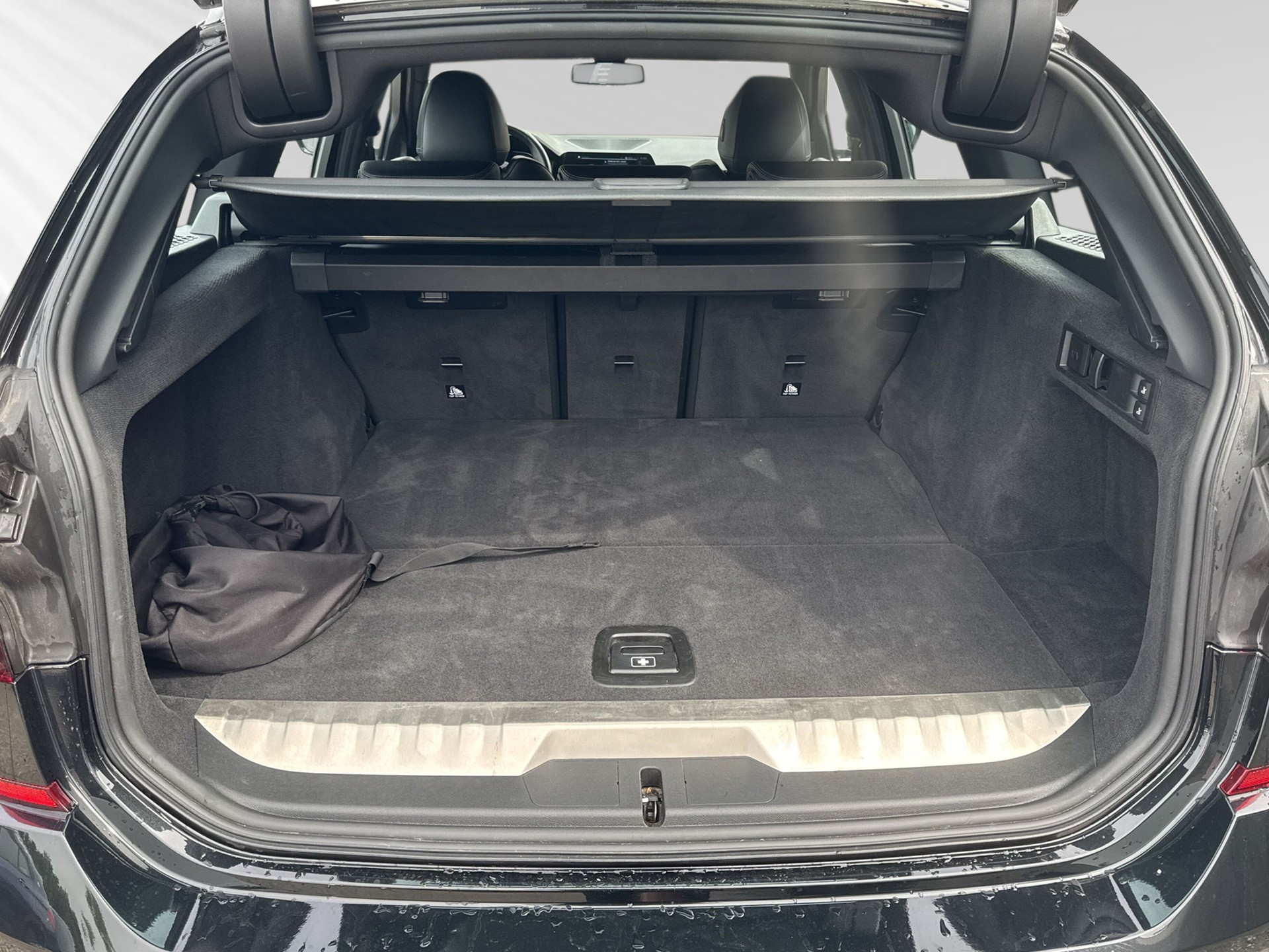 BMW 330e x DriveTouring M Sport Steptronic-image-7