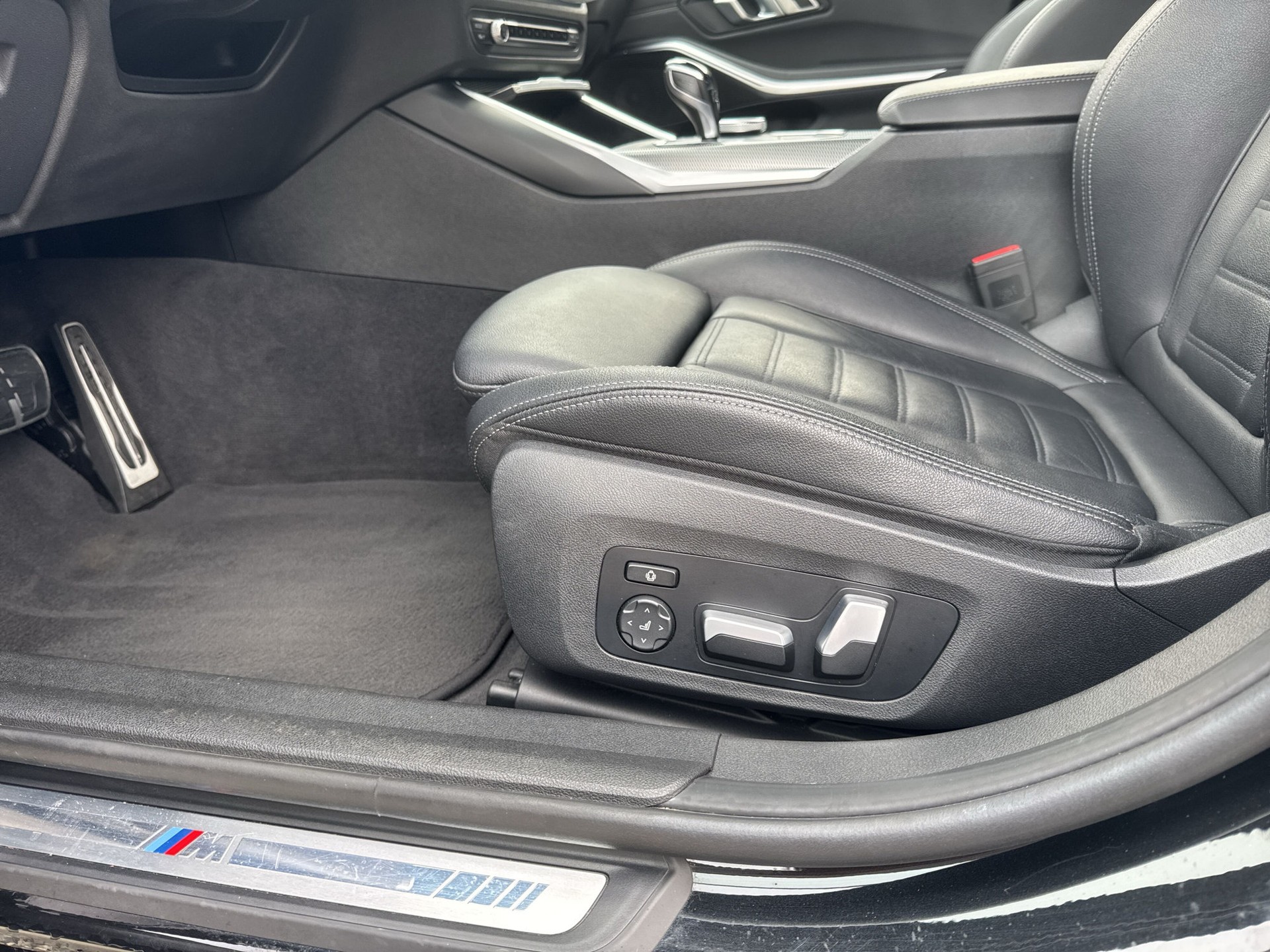 BMW 330e x DriveTouring M Sport Steptronic-image-18