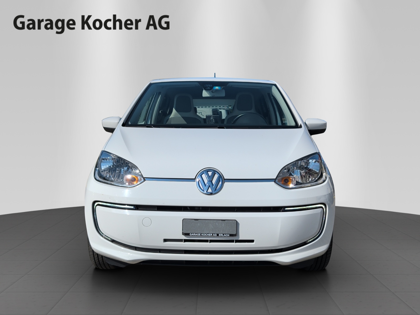 VW e-Up-showroom-element-1