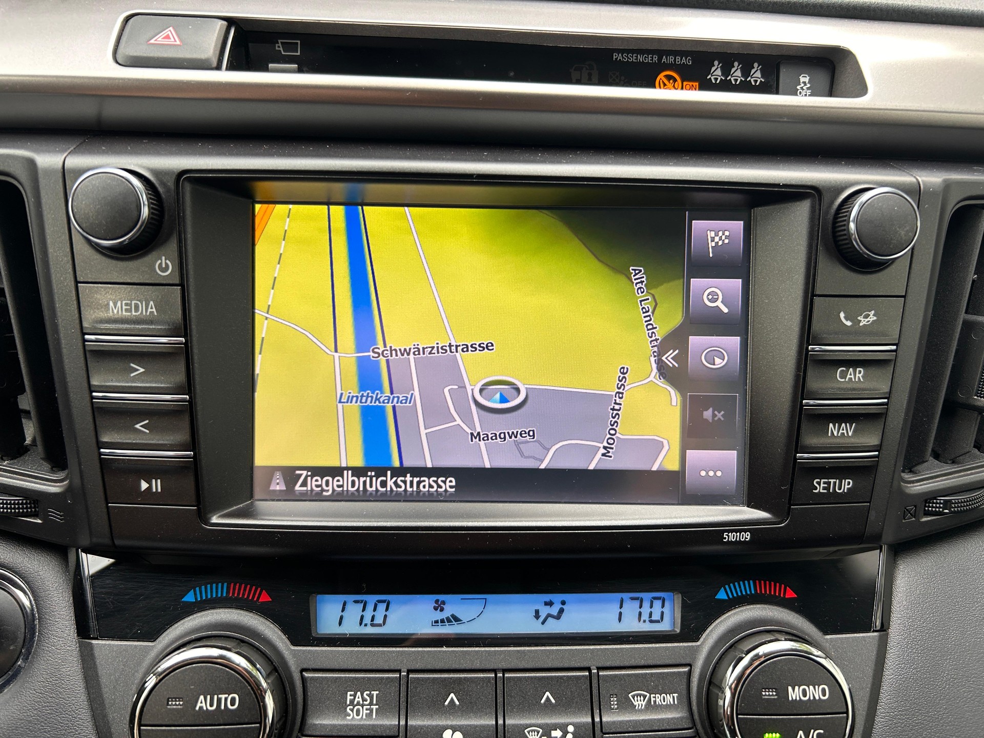 TOYOTA RAV4 2.0i VMa Sol Premium-image-10