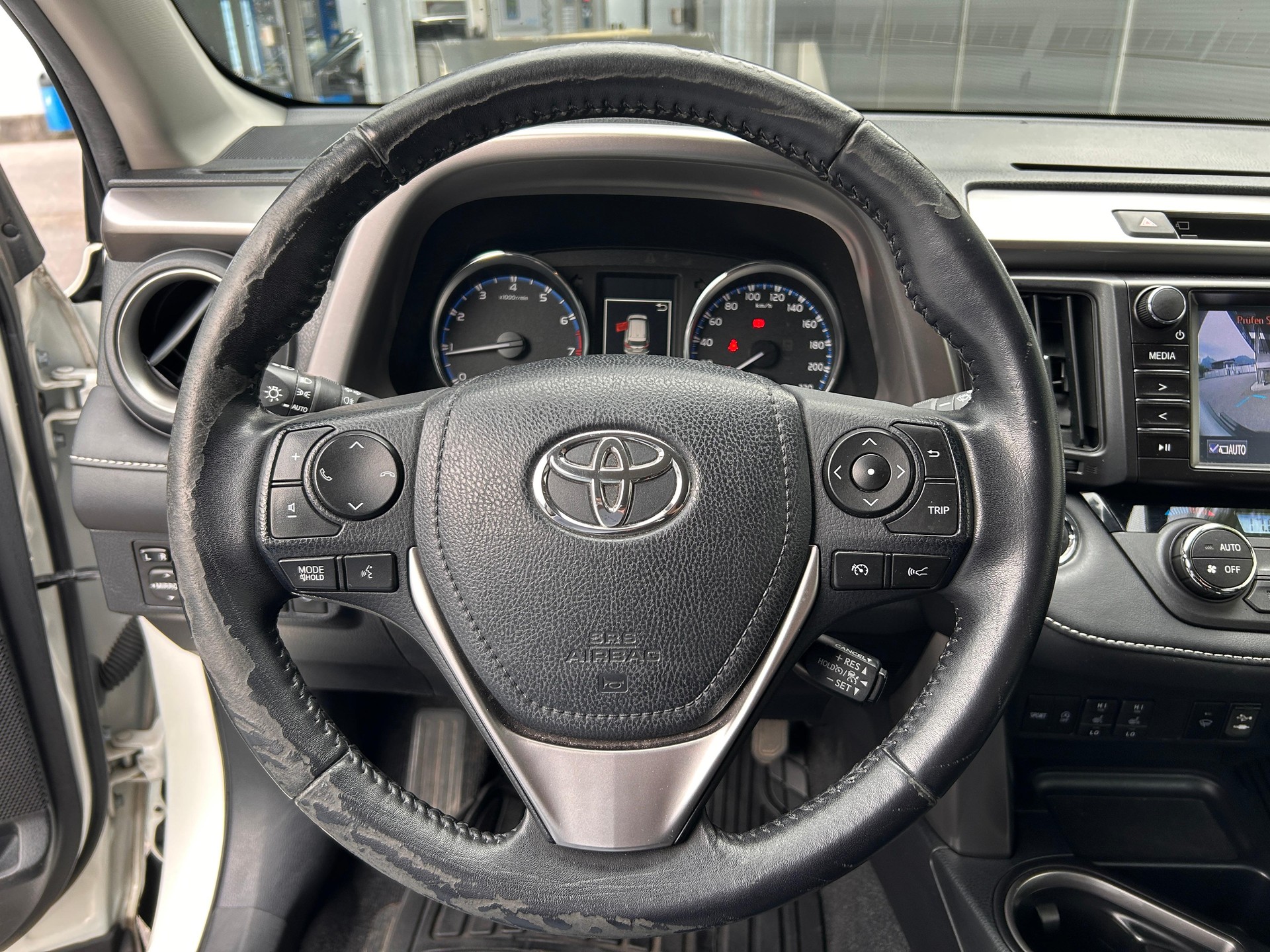 TOYOTA RAV4 2.0i VMa Sol Premium-image-8