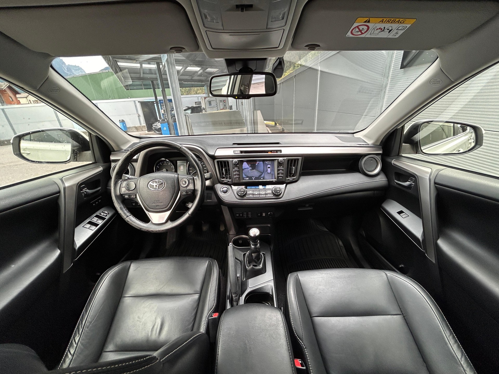 TOYOTA RAV4 2.0i VMa Sol Premium-image-5