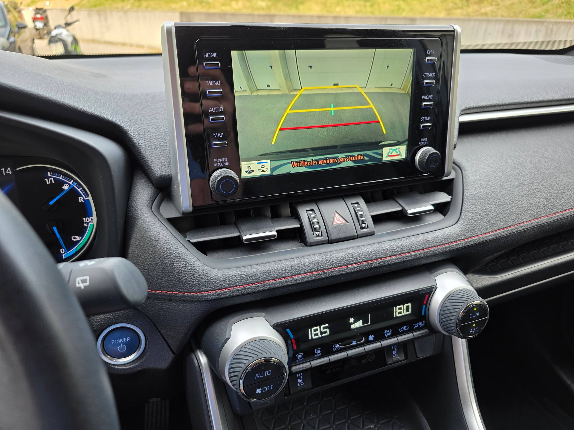 TOYOTA RAV-4 2.5 PHEV Premium e-CVT 4WD-image-6